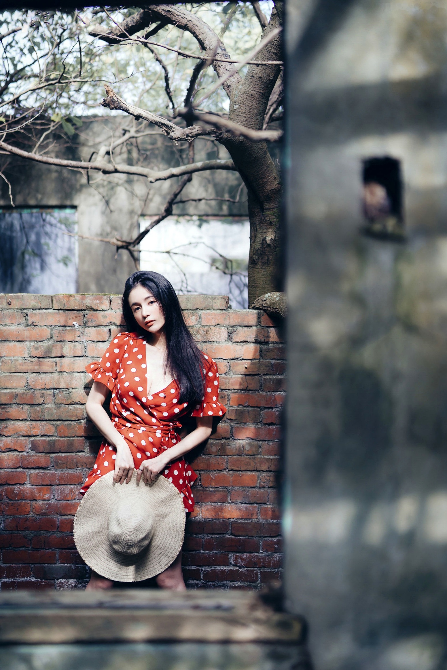 Gallery - JVID模特 - model辰辰户外写真：红白波点裙清纯动人，白色透明罩衫大胆演绎极致诱惑，私房拍摄新作JVID户外性感清纯诱惑私房照气质 女神私房照_秀色女神 - image 10