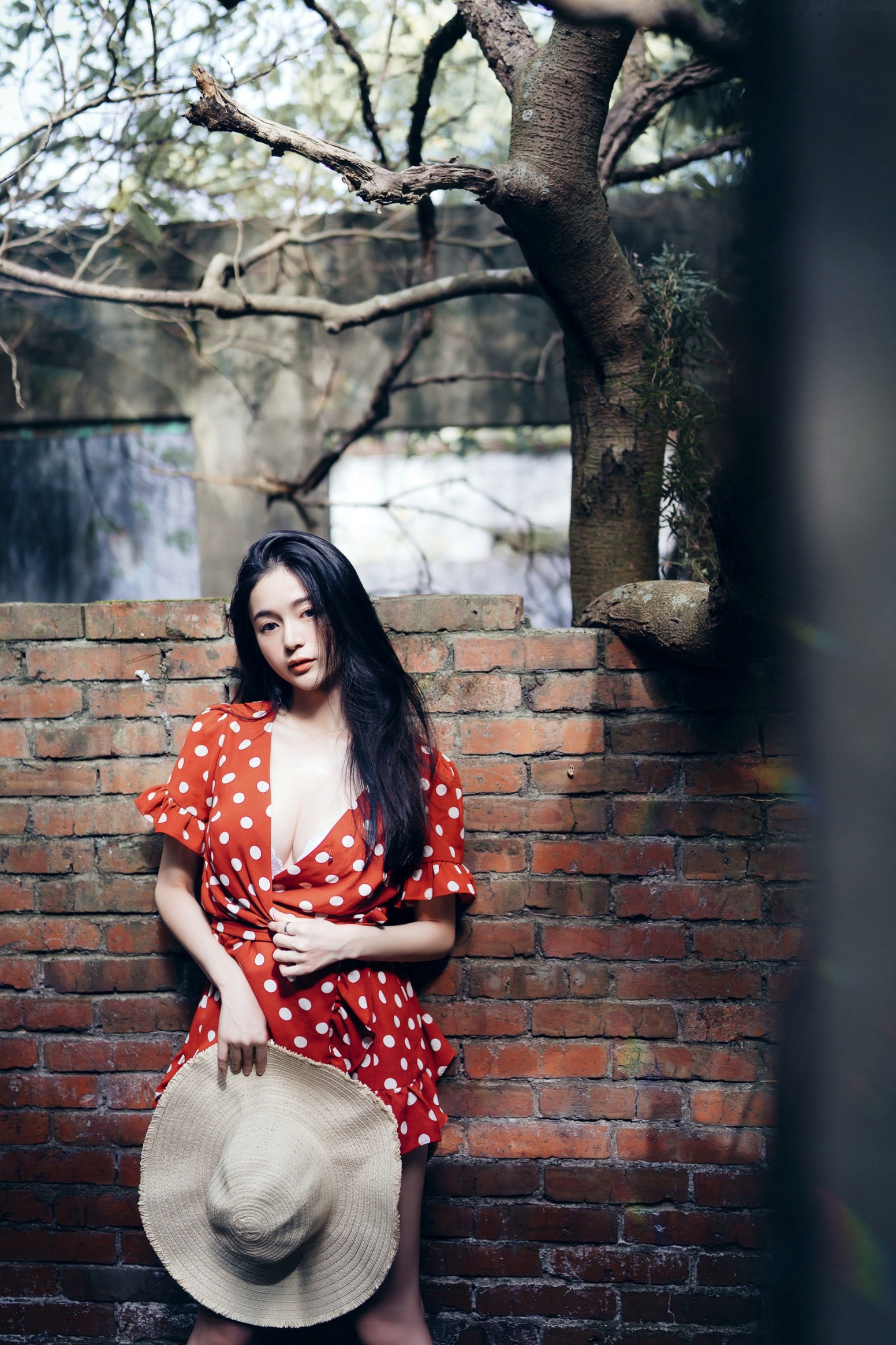 Gallery - JVID模特 - model辰辰户外写真：红白波点裙清纯动人，白色透明罩衫大胆演绎极致诱惑，私房拍摄新作JVID户外性感清纯诱惑私房照气质 女神私房照_秀色女神 - image 11