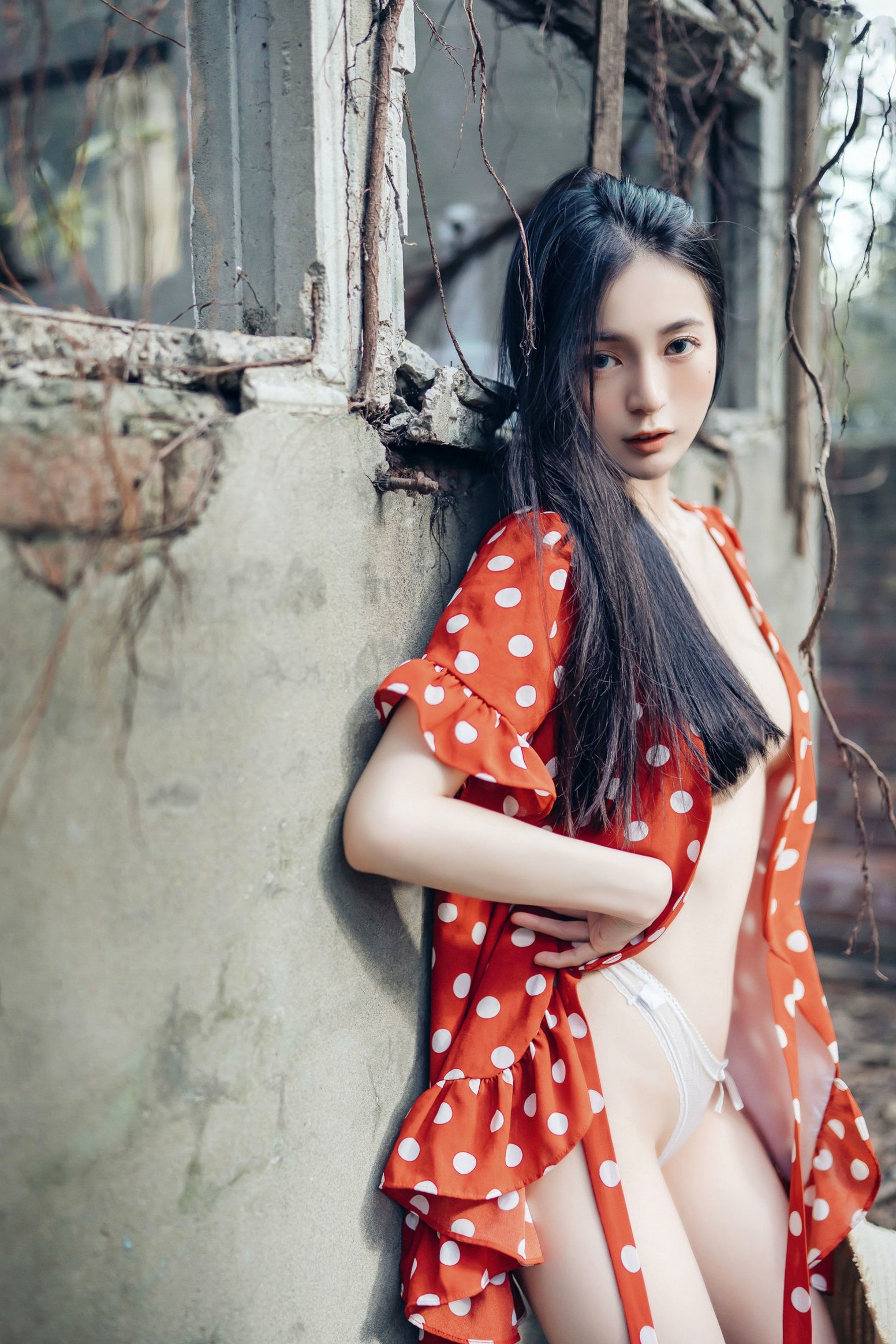 Gallery - JVID模特 - model辰辰户外写真：红白波点裙清纯动人，白色透明罩衫大胆演绎极致诱惑，私房拍摄新作JVID户外性感清纯诱惑私房照气质 女神私房照_秀色女神 - image 37