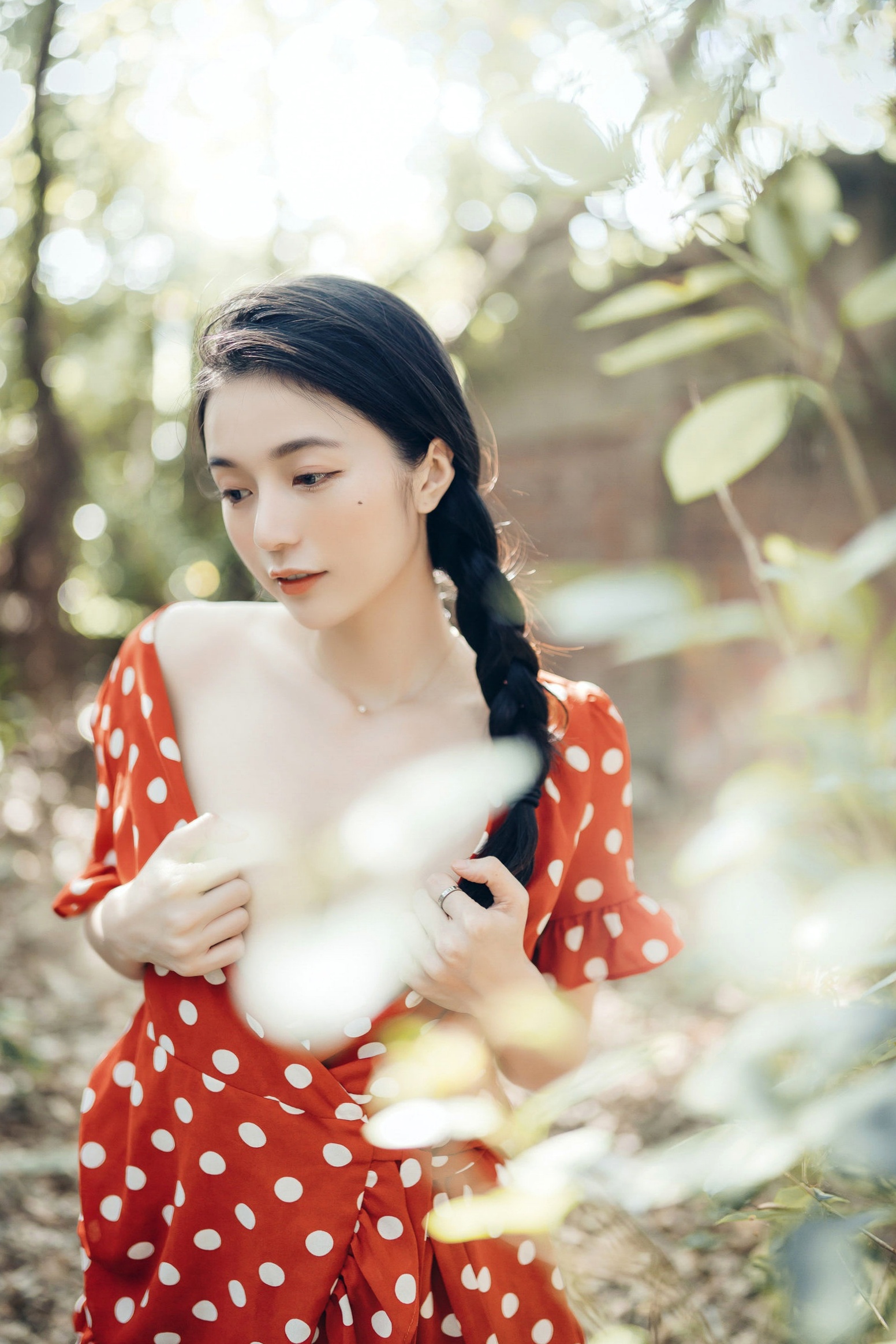 Gallery - JVID模特 - model辰辰户外写真：红白波点裙清纯动人，白色透明罩衫大胆演绎极致诱惑，私房拍摄新作JVID户外性感清纯诱惑私房照气质 女神私房照_秀色女神 - image 39