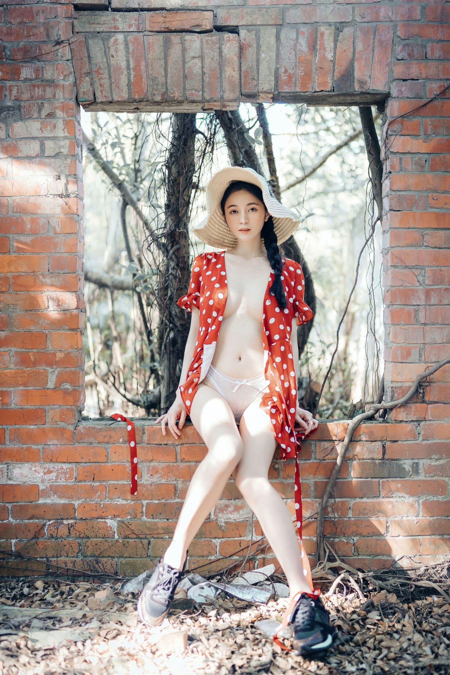 Gallery - JVID模特 - model辰辰户外写真：红白波点裙清纯动人，白色透明罩衫大胆演绎极致诱惑，私房拍摄新作JVID户外性感清纯诱惑私房照气质 女神私房照_秀色女神 - image 44