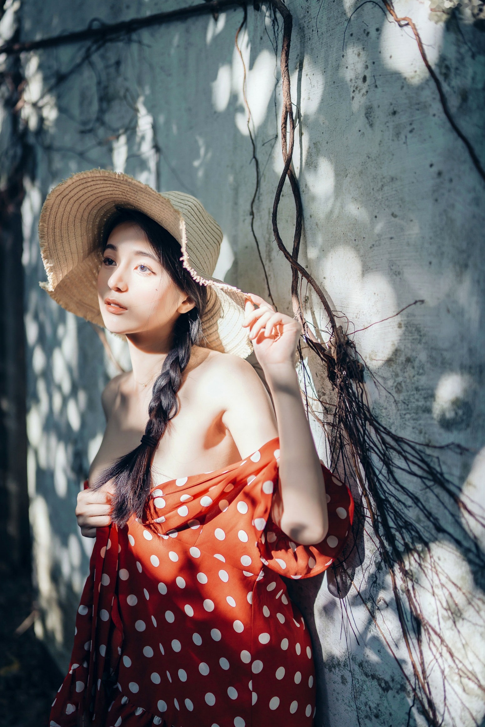 Gallery - JVID模特 - model辰辰户外写真：红白波点裙清纯动人，白色透明罩衫大胆演绎极致诱惑，私房拍摄新作JVID户外性感清纯诱惑私房照气质 女神私房照_秀色女神 - image 45