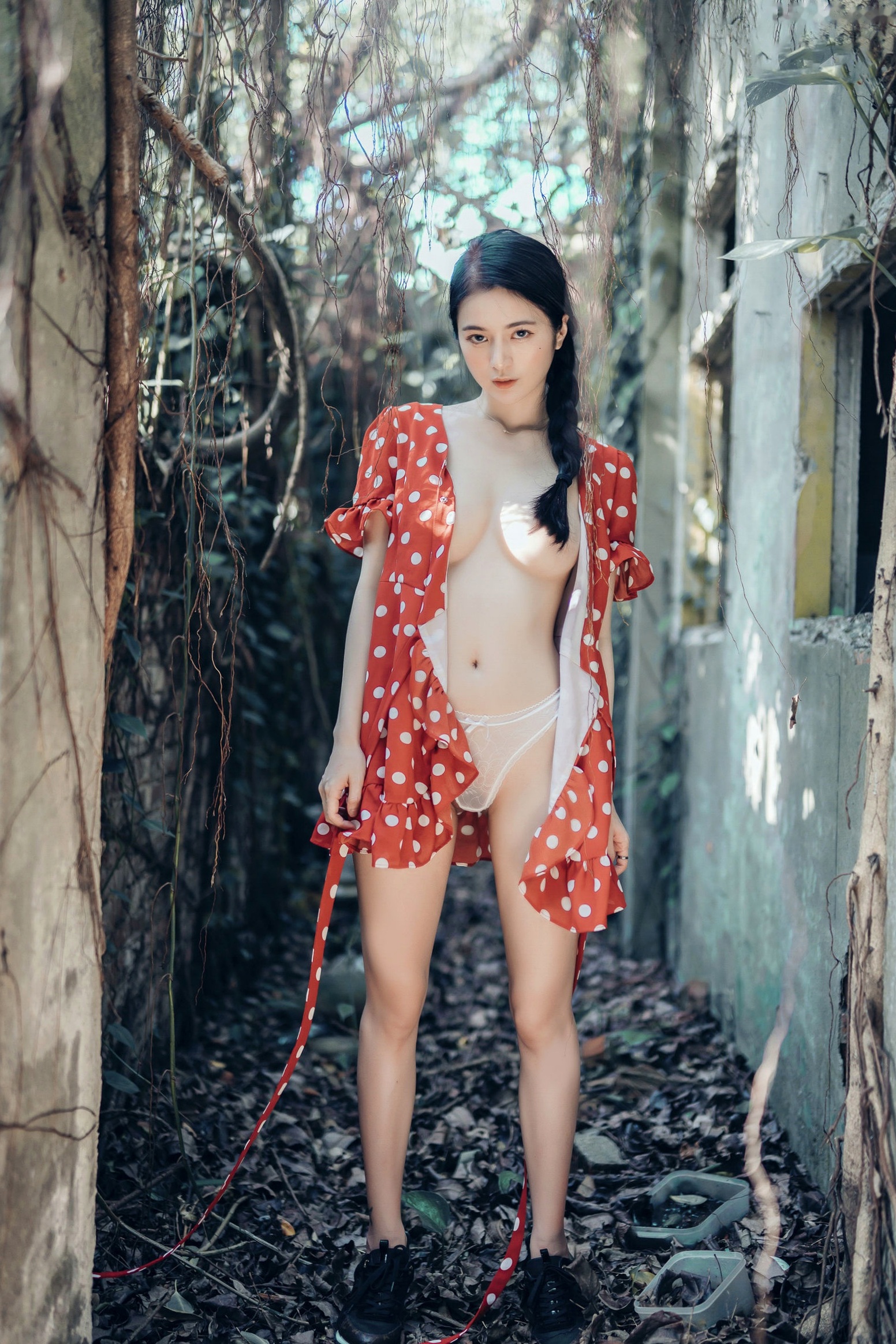 Gallery - JVID模特 - model辰辰户外写真：红白波点裙清纯动人，白色透明罩衫大胆演绎极致诱惑，私房拍摄新作JVID户外性感清纯诱惑私房照气质 女神私房照_秀色女神 - image 49