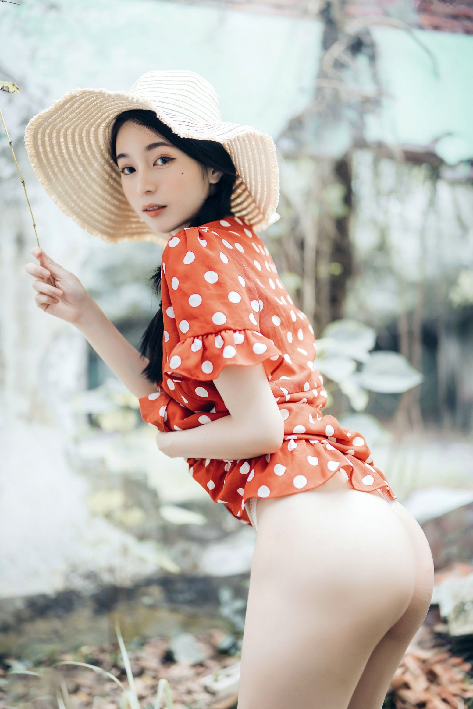 Gallery - JVID模特 - model辰辰户外写真：红白波点裙清纯动人，白色透明罩衫大胆演绎极致诱惑，私房拍摄新作JVID户外性感清纯诱惑私房照气质 女神私房照_秀色女神 - image 58