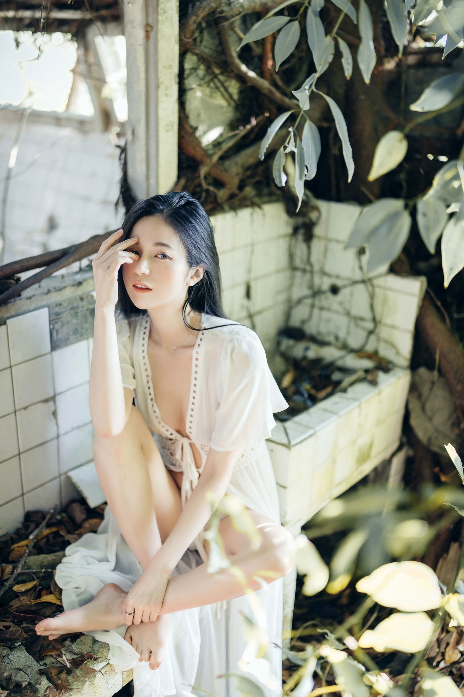 Gallery - JVID模特 - model辰辰户外写真：红白波点裙清纯动人，白色透明罩衫大胆演绎极致诱惑，私房拍摄新作JVID户外性感清纯诱惑私房照气质 女神私房照_秀色女神 - image 94