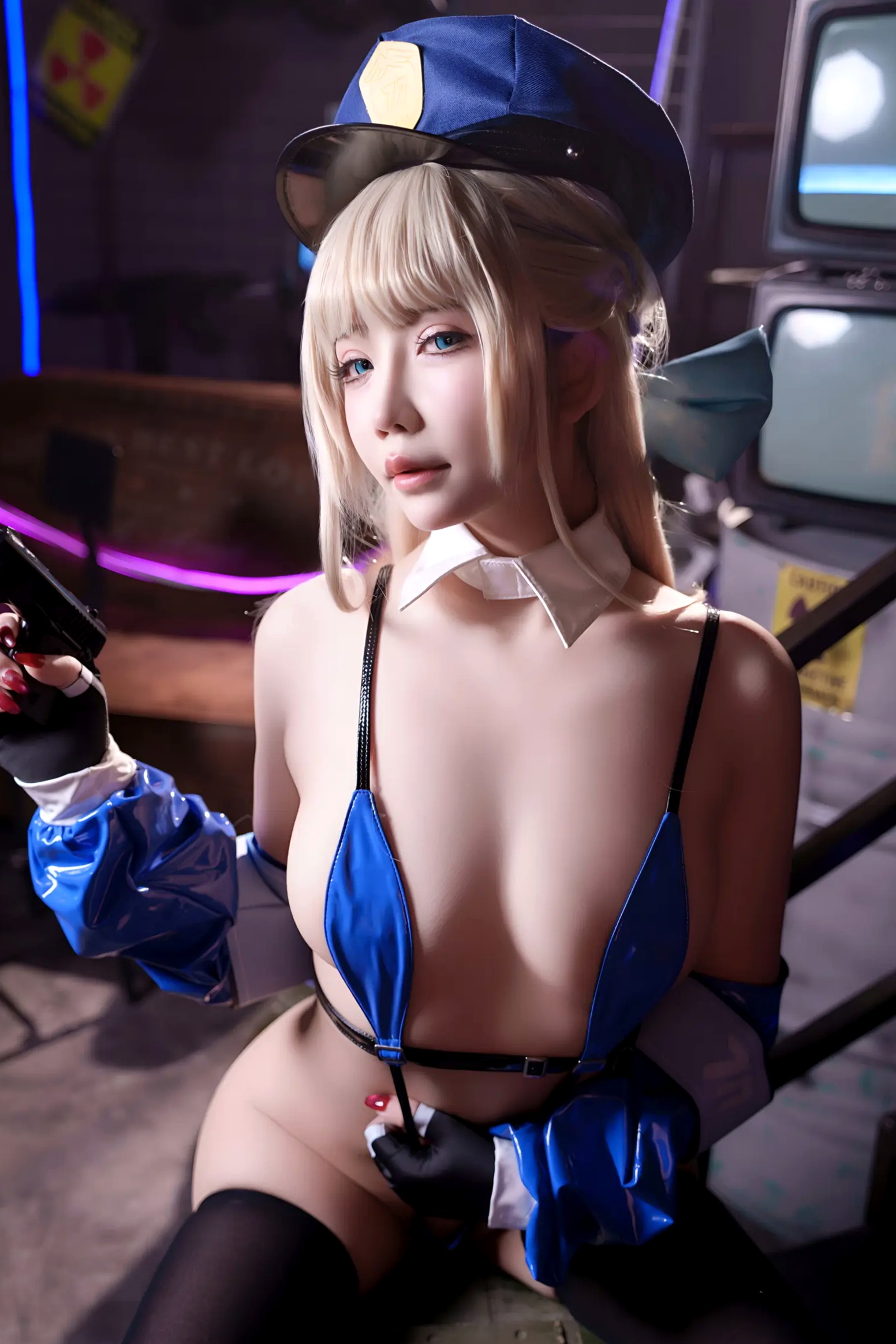 Gallery - 抱走莫子aa - 飞鸟马时COS 大胆警服制服诱惑 角色扮演 魅惑写真性感制服诱惑角色扮演冷艳 女神私房照_秀色女神 - image 44
