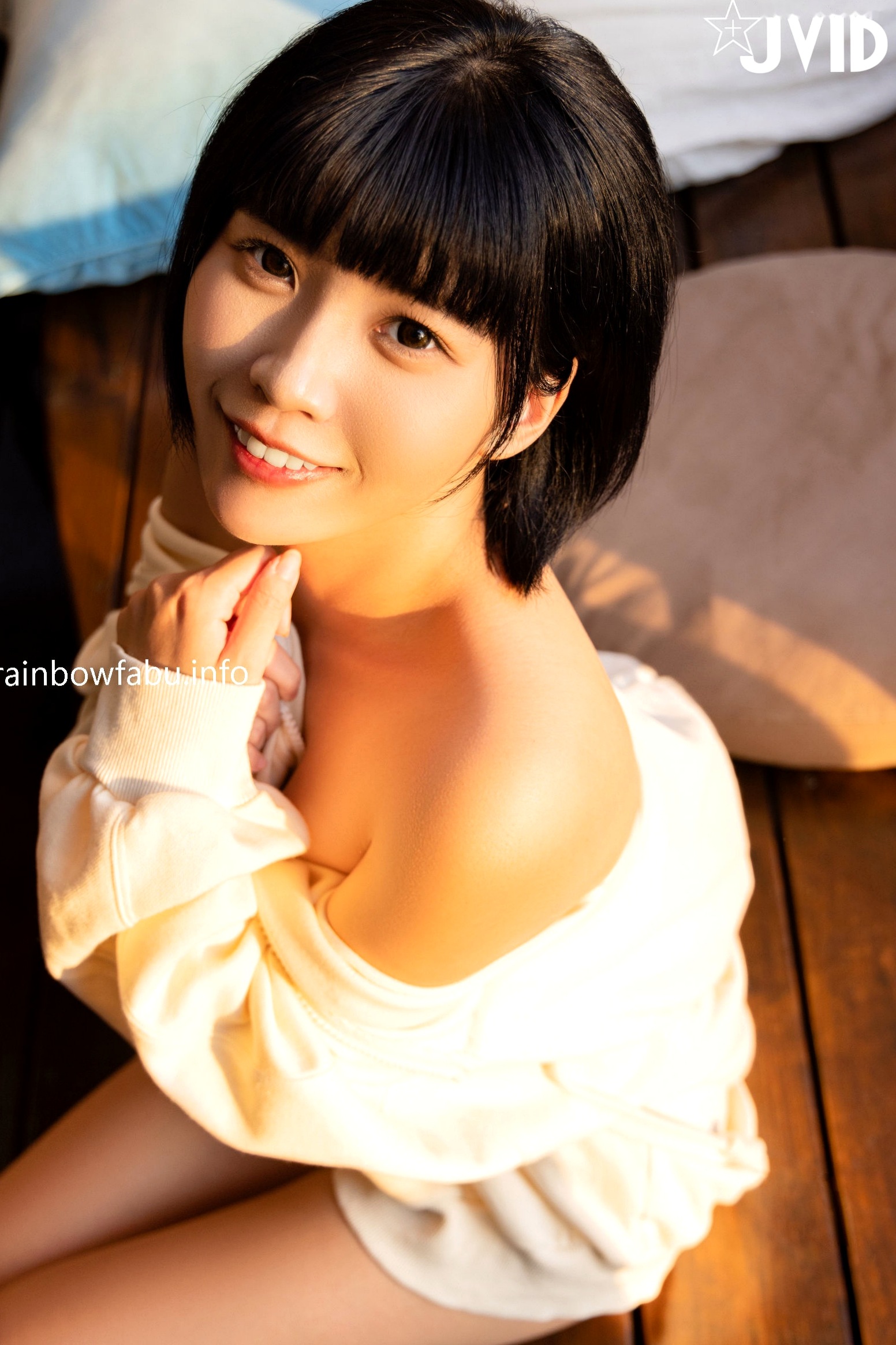 Gallery - JVID果宝宝：阳光下的秘密邂逅，清纯短发邻家妹妹阳台私房写真，极致白嫩诱惑，呈现若隐若现的视觉盛宴JVID性感诱惑清纯大尺度 女神私房照_秀色女神 - image 35