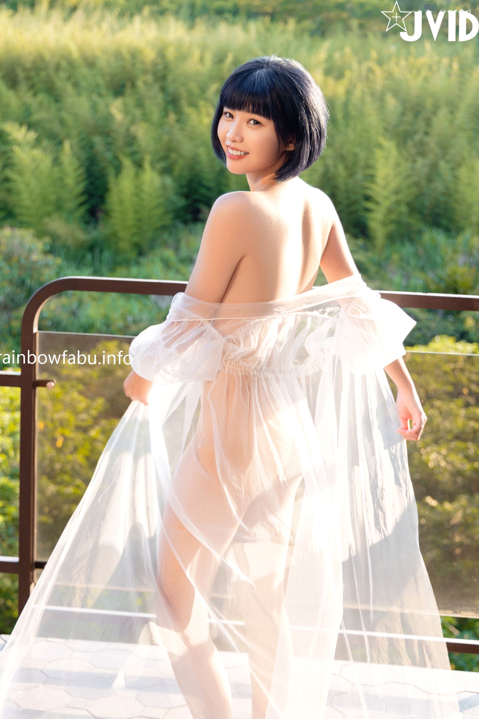 Gallery - JVID果宝宝：阳光下的秘密邂逅，清纯短发邻家妹妹阳台私房写真，极致白嫩诱惑，呈现若隐若现的视觉盛宴JVID性感诱惑清纯大尺度 女神私房照_秀色女神 - image 44