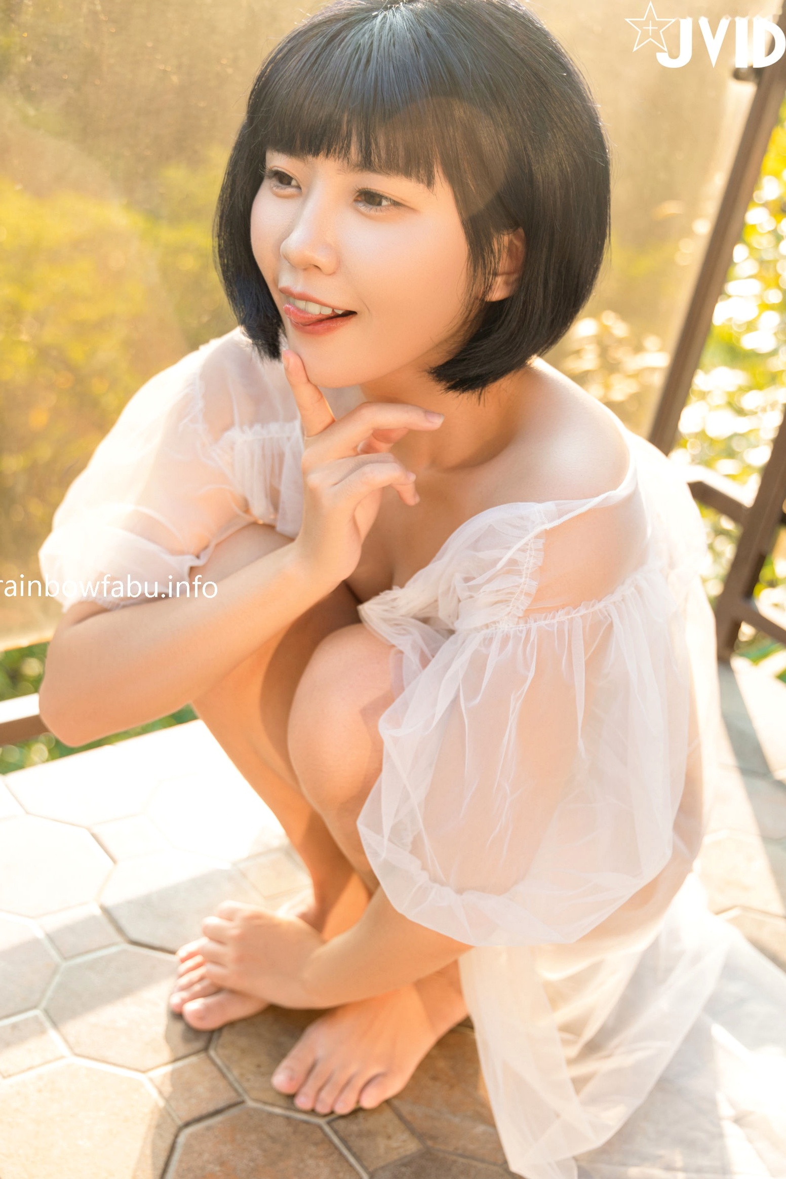 Gallery - JVID果宝宝：阳光下的秘密邂逅，清纯短发邻家妹妹阳台私房写真，极致白嫩诱惑，呈现若隐若现的视觉盛宴JVID性感诱惑清纯大尺度 女神私房照_秀色女神 - image 63