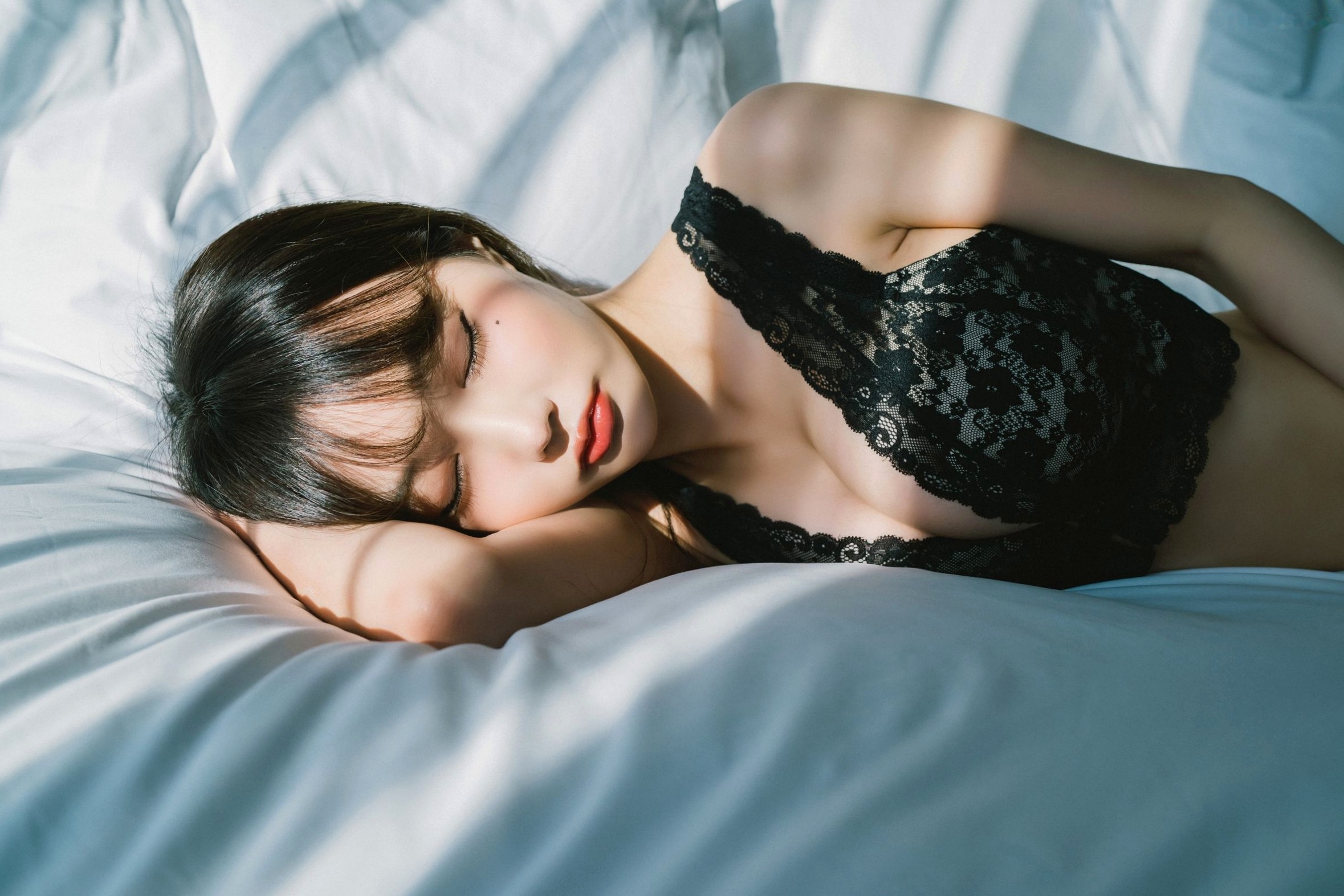 Gallery - 韩国美女Jucy-쥬시私房照-那一天卷2-极致蕾丝内衣诱惑-尽显火辣曲线与冷艳气质韩国性感私房照诱惑大尺度 女神私房照_秀色女神 - image 11