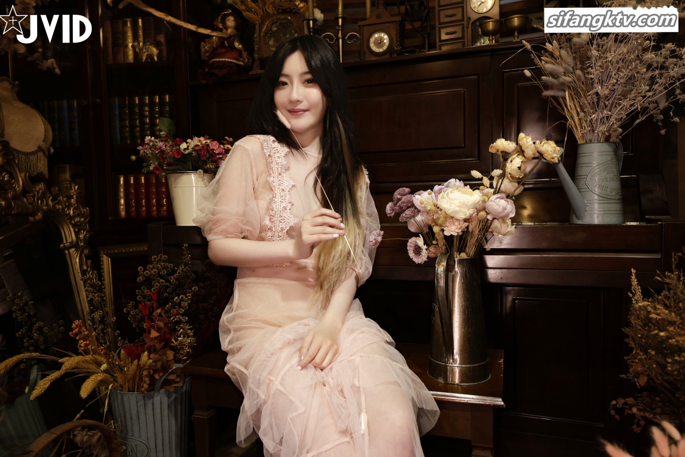 Gallery - JVID-璃奈酱-X爱幻想：极品模特 - model私房写真，复古家居与唯美浴室诱惑，尽显极致性感与大胆魅力JVID诱惑性感私房照大尺度尤物 女神私房照_秀色女神 - image 32
