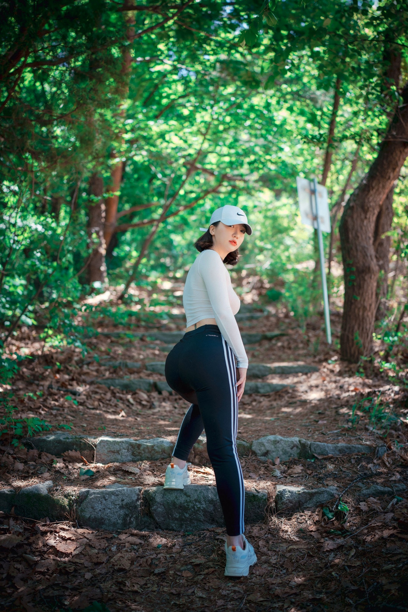 Gallery - 韩国美女孙乐乐Son YeEun色色的户外旅行下卷：汽车后备箱私密空间大胆诱惑，Naughty Trekking极致私房写真韩国私房照大尺度性感诱惑 女神私房照_秀色女神 - image 43