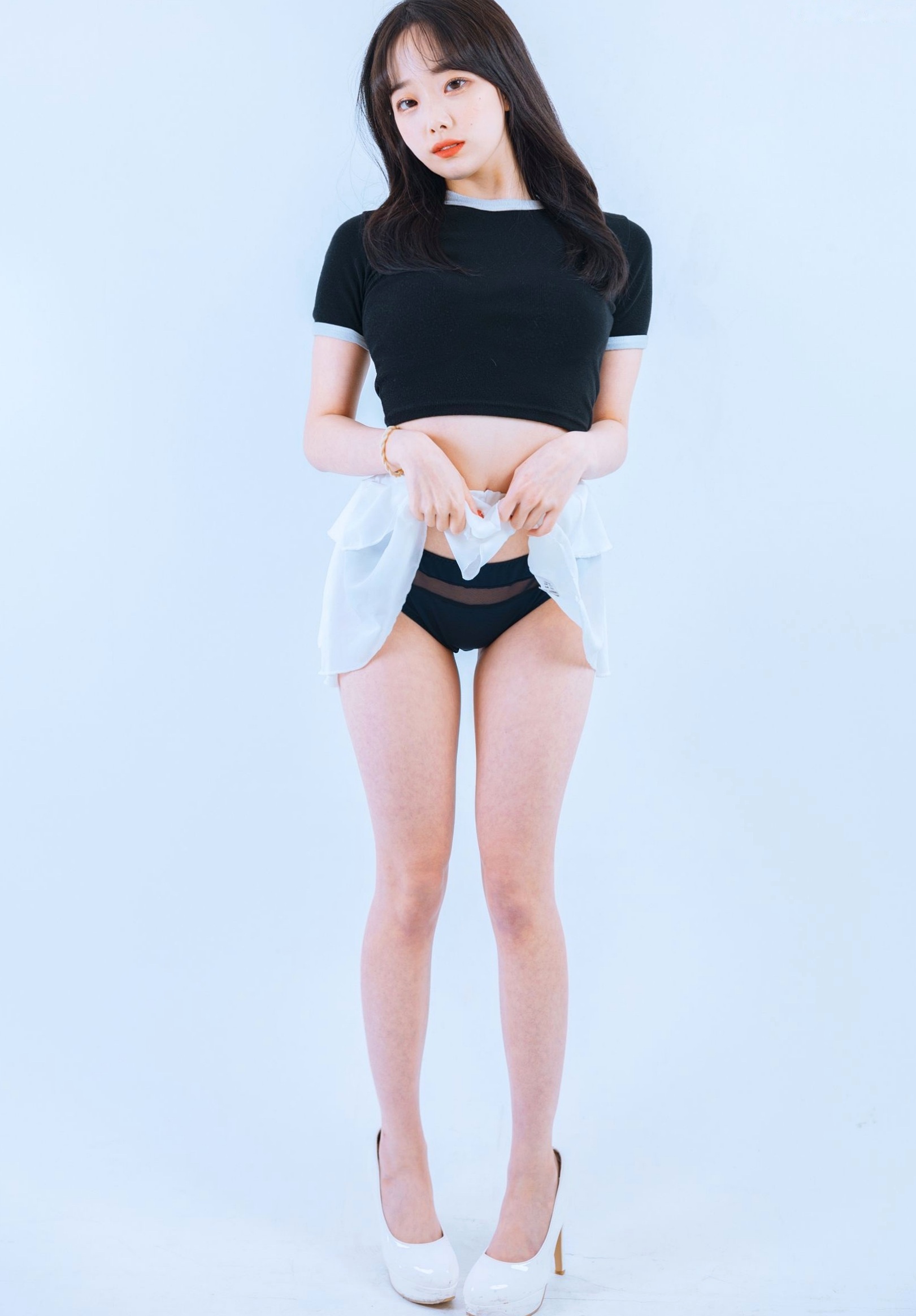 Gallery - 韩国美女BAEK-SUL-TANG居家私房大尺度写真，短T短裙秀出修长美腿，极品女神性感诱惑韩国性感美腿大尺度极品 女神私房照_秀色女神 - image 15