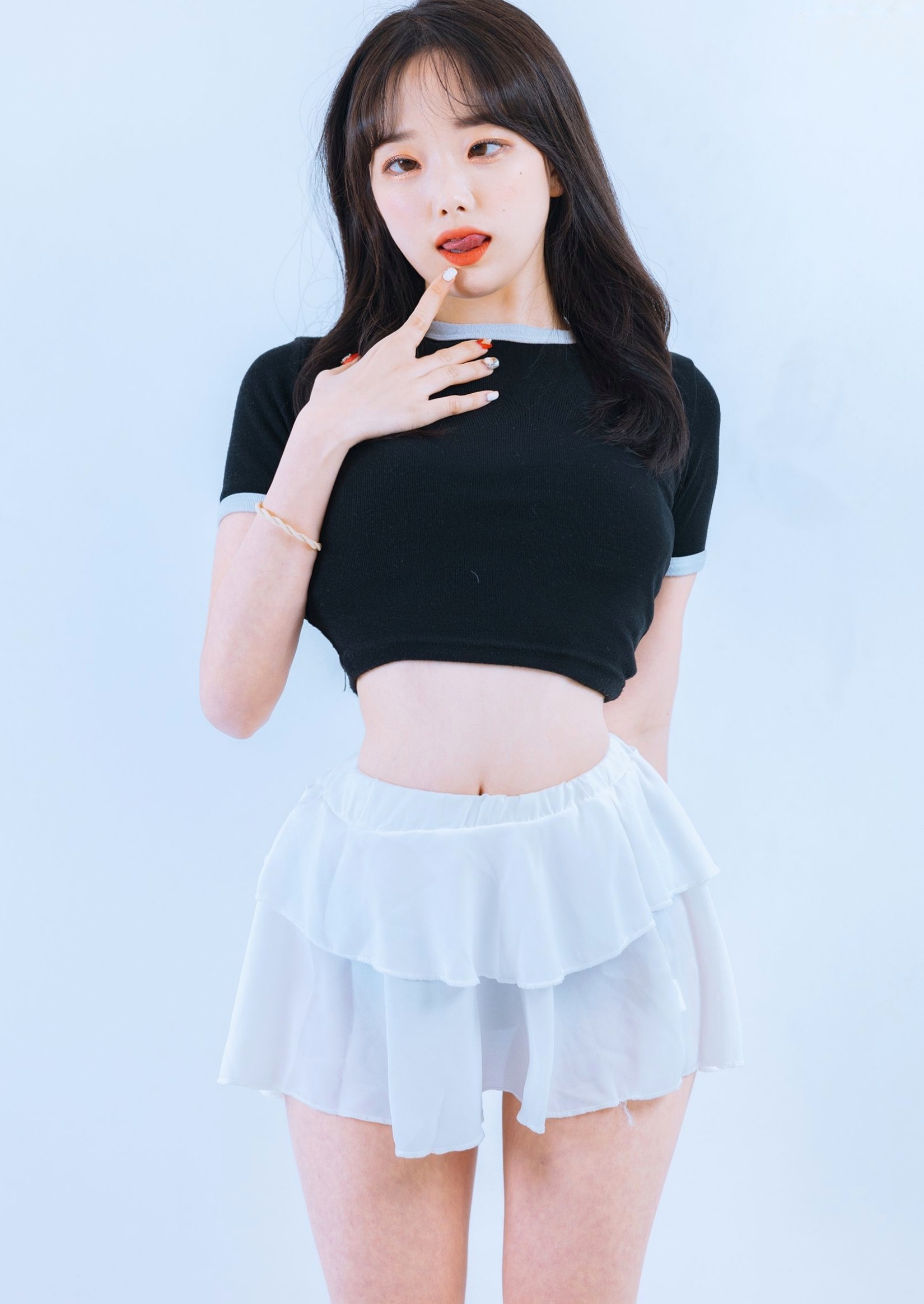 Gallery - 韩国美女BAEK-SUL-TANG居家私房大尺度写真，短T短裙秀出修长美腿，极品女神性感诱惑韩国性感美腿大尺度极品 女神私房照_秀色女神 - image 16