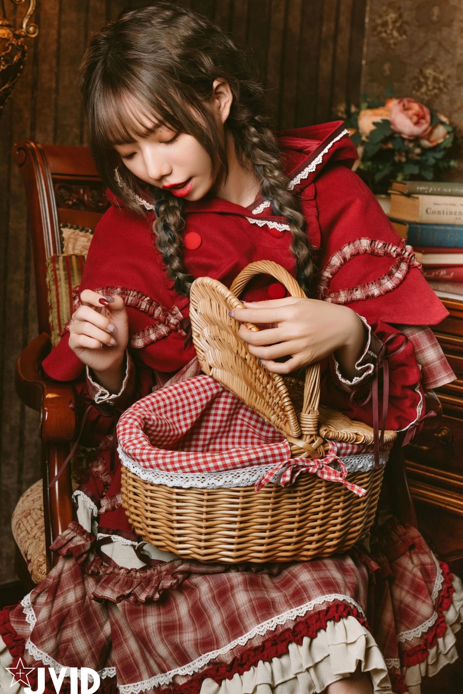 Gallery - JVID-啾啾-啾啾の奇妙な冒険-小紅帽小公主-角色扮演童话风复古写真-No.604角色扮演萌系萝莉JVID 女神私房照_秀色女神 - image 12