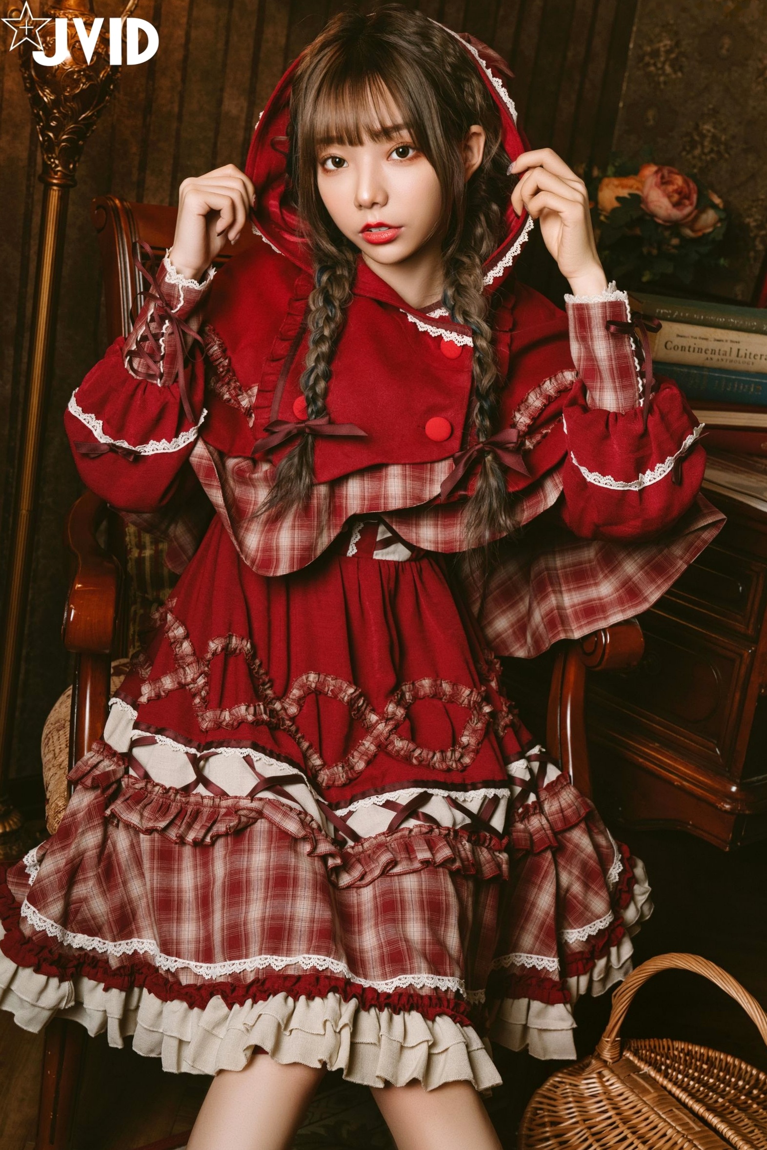 Gallery - JVID-啾啾-啾啾の奇妙な冒険-小紅帽小公主-角色扮演童话风复古写真-No.604角色扮演萌系萝莉JVID 女神私房照_秀色女神 - image 26