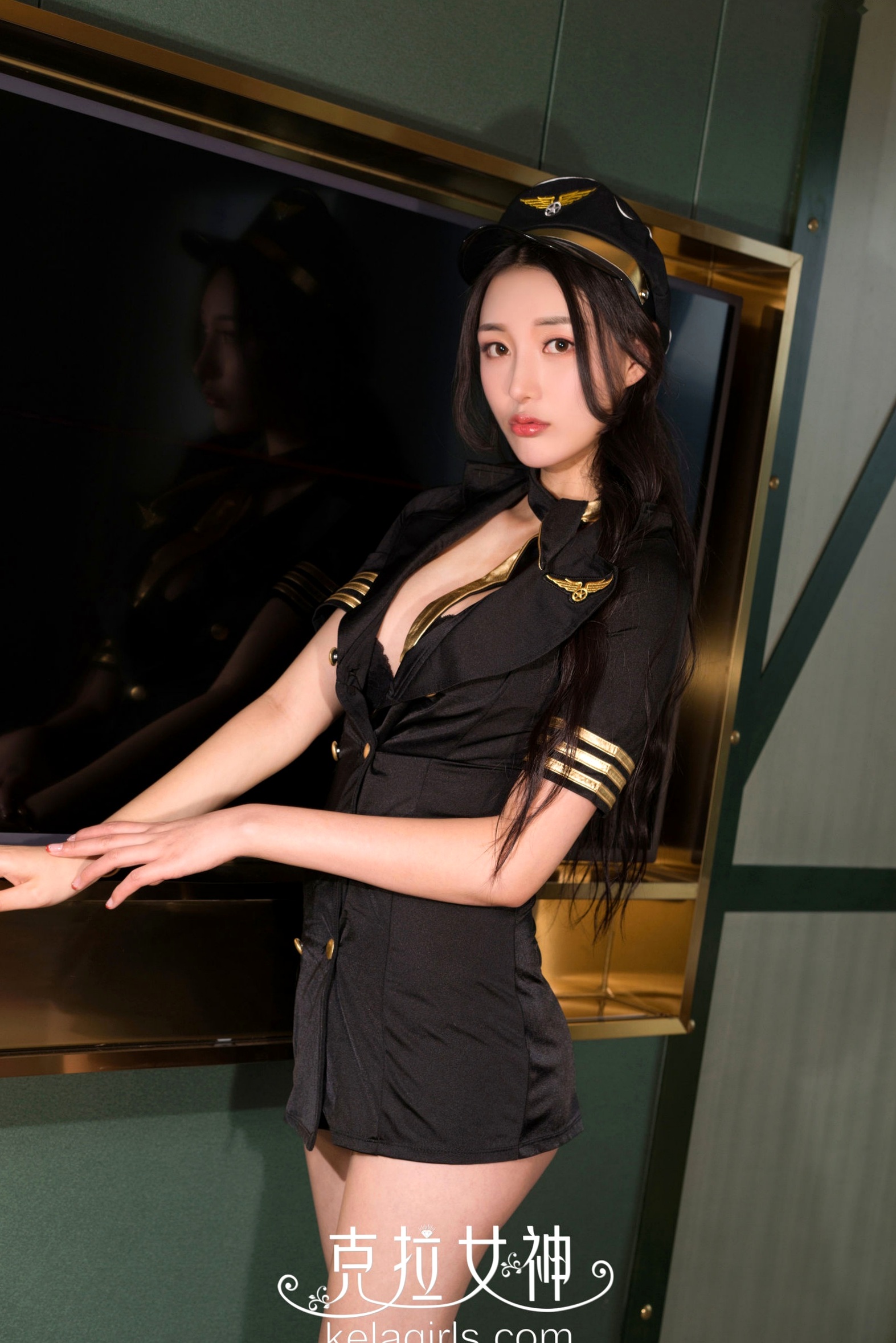 Gallery - KelaGirls克拉女神-璇子-机长制服诱惑，网袜长腿写真，性感高颜值室内角色扮演克拉女神制服诱惑性感丝袜 女神私房照_秀色女神 - image 7