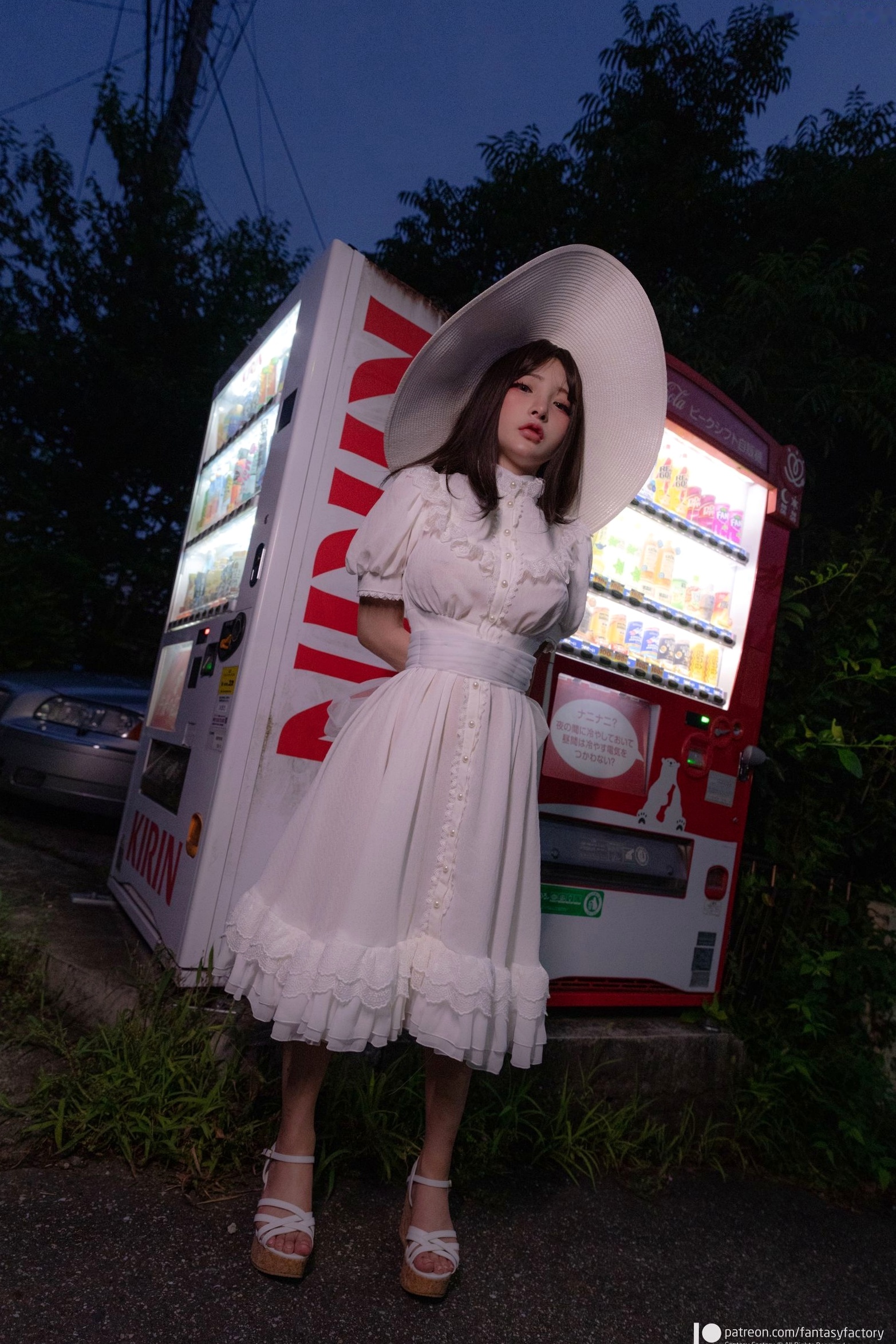 Gallery - Fantasy-Factory-小丁Ding-八尺大人-Hachishaku-sama-2022.12-户外cos-性感写真-大尺度-白嫩女神诱惑私房照白嫩大尺度角色扮演 女神私房照_秀色女神 - image 43