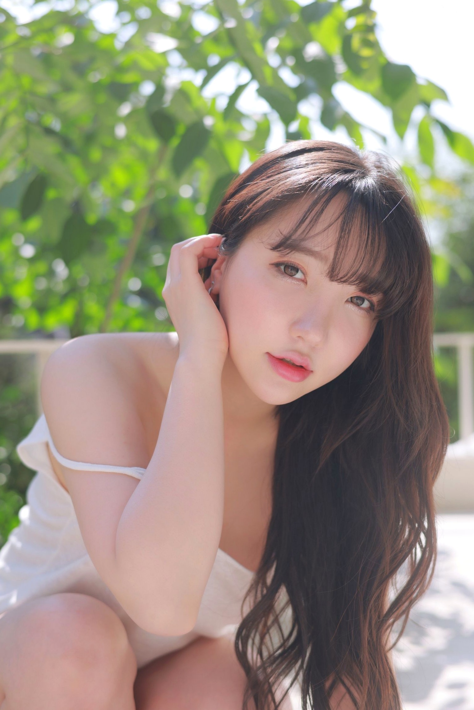 Gallery - 韩国美女孙乐乐Son Ye-eun户外纯白私房写真，清纯童颜配傲人上围极致诱惑韩国清纯童颜巨乳诱惑私房照 女神私房照_秀色女神 - image 17