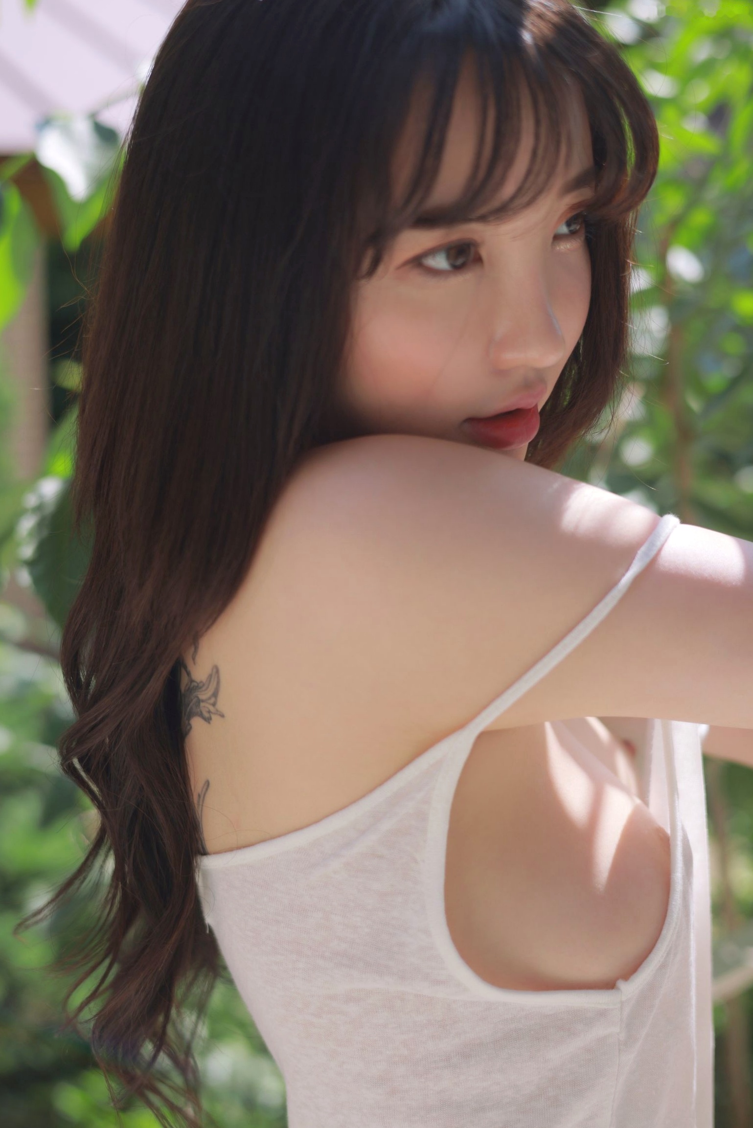 Gallery - 韩国美女孙乐乐Son Ye-eun户外纯白私房写真，清纯童颜配傲人上围极致诱惑韩国清纯童颜巨乳诱惑私房照 女神私房照_秀色女神 - image 31