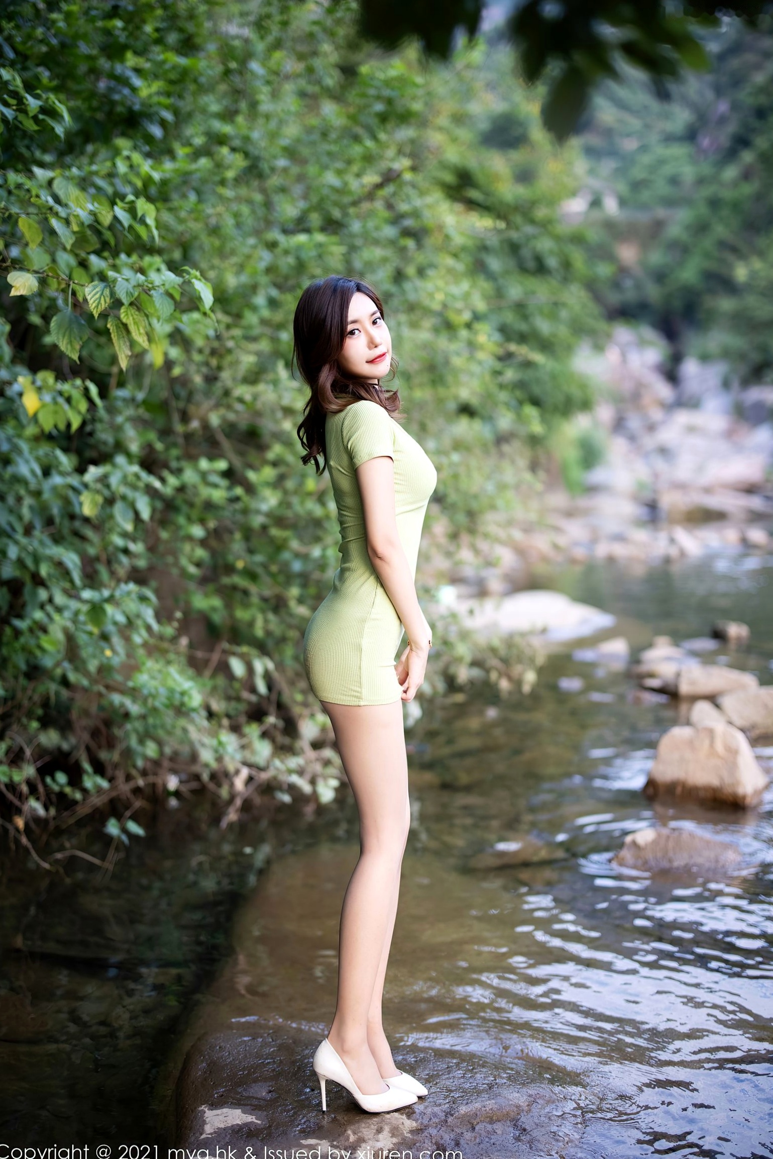 Gallery - MyGirl美媛馆597期：绮里嘉Ula户外山涧旅拍，淡绿超短裙与蕾丝内衣湿身诱惑，绝美身材尽显，长三角清凉自然写真大尺度精选美媛馆户外湿身性感诱惑极品 女神私房照_秀色女神 - image 6