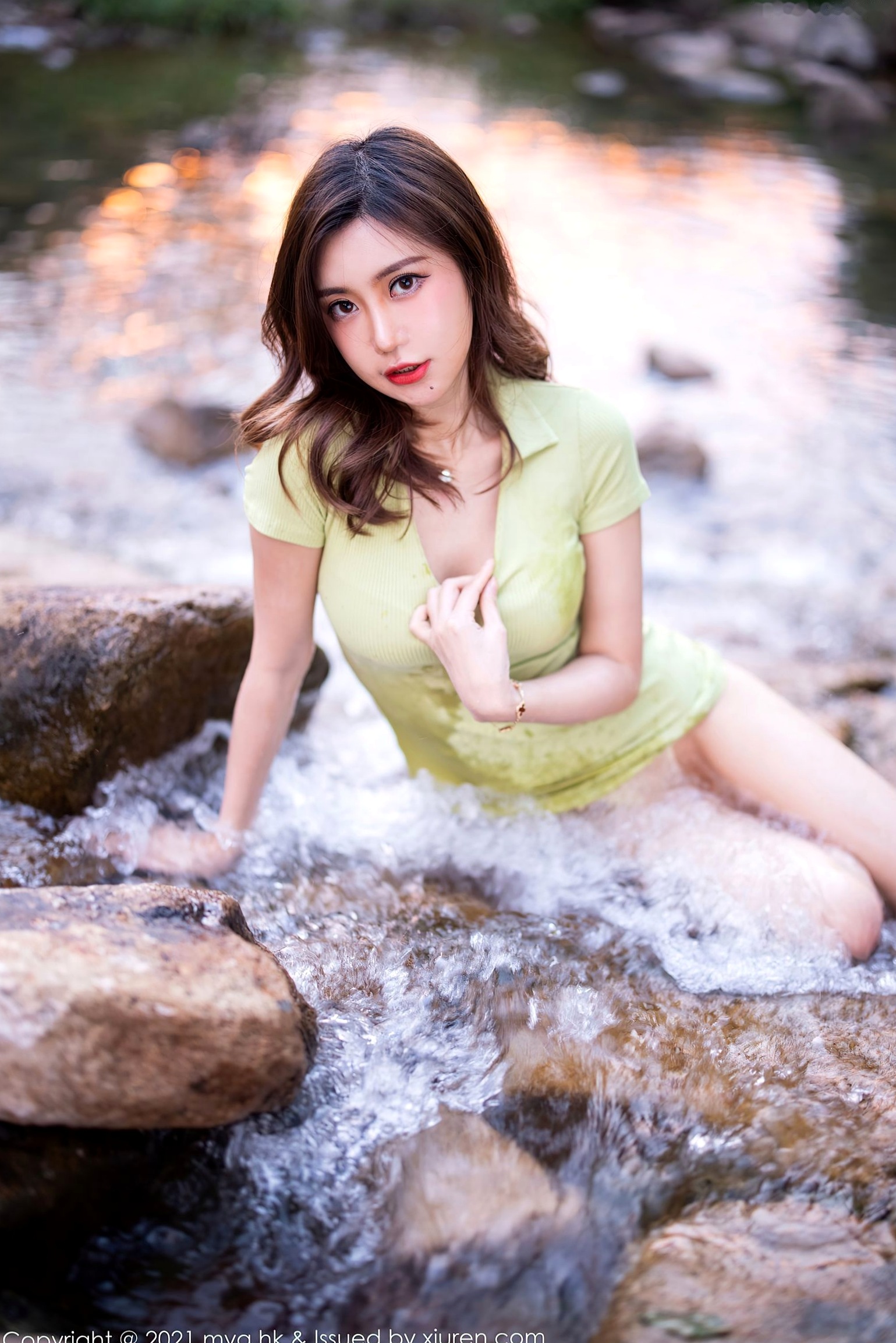 Gallery - MyGirl美媛馆597期：绮里嘉Ula户外山涧旅拍，淡绿超短裙与蕾丝内衣湿身诱惑，绝美身材尽显，长三角清凉自然写真大尺度精选美媛馆户外湿身性感诱惑极品 女神私房照_秀色女神 - image 36
