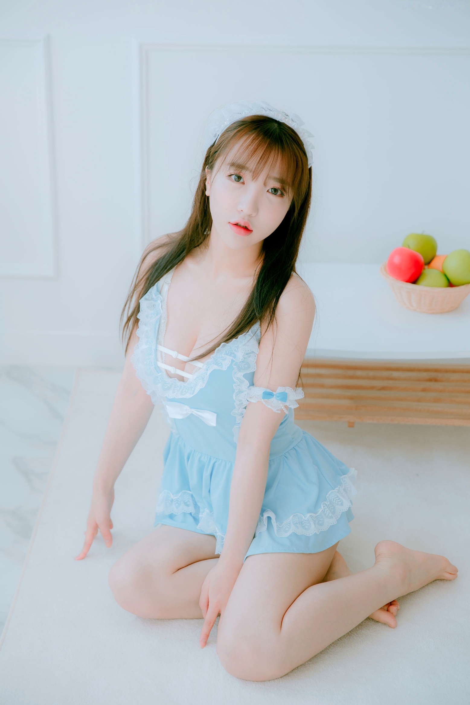 Gallery - 韩国美女孙乐乐Son Ye-Eun换装秀：清纯女仆装与简约针织裙私房照，展现极致纯欲清新女神风采，绝美视觉盛宴韩国女神私房照女仆清新 女神私房照_秀色女神 - image 4