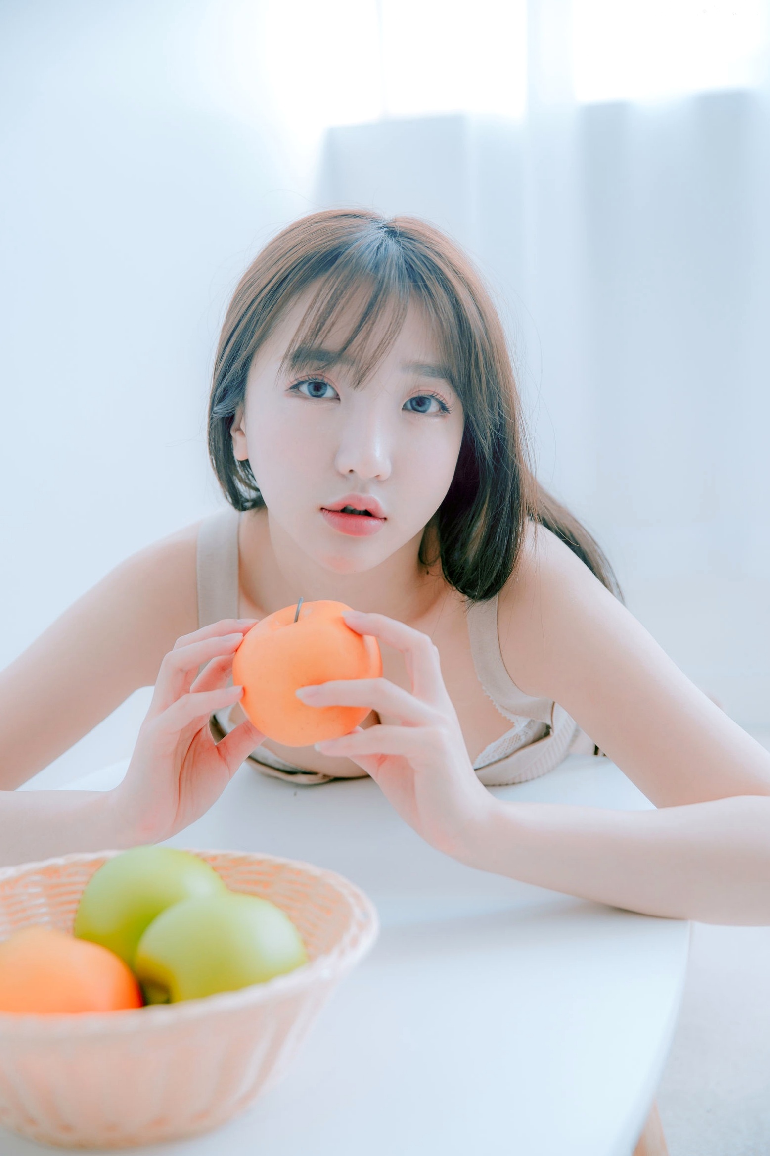 Gallery - 韩国美女孙乐乐Son Ye-Eun换装秀：清纯女仆装与简约针织裙私房照，展现极致纯欲清新女神风采，绝美视觉盛宴韩国女神私房照女仆清新 女神私房照_秀色女神 - image 74