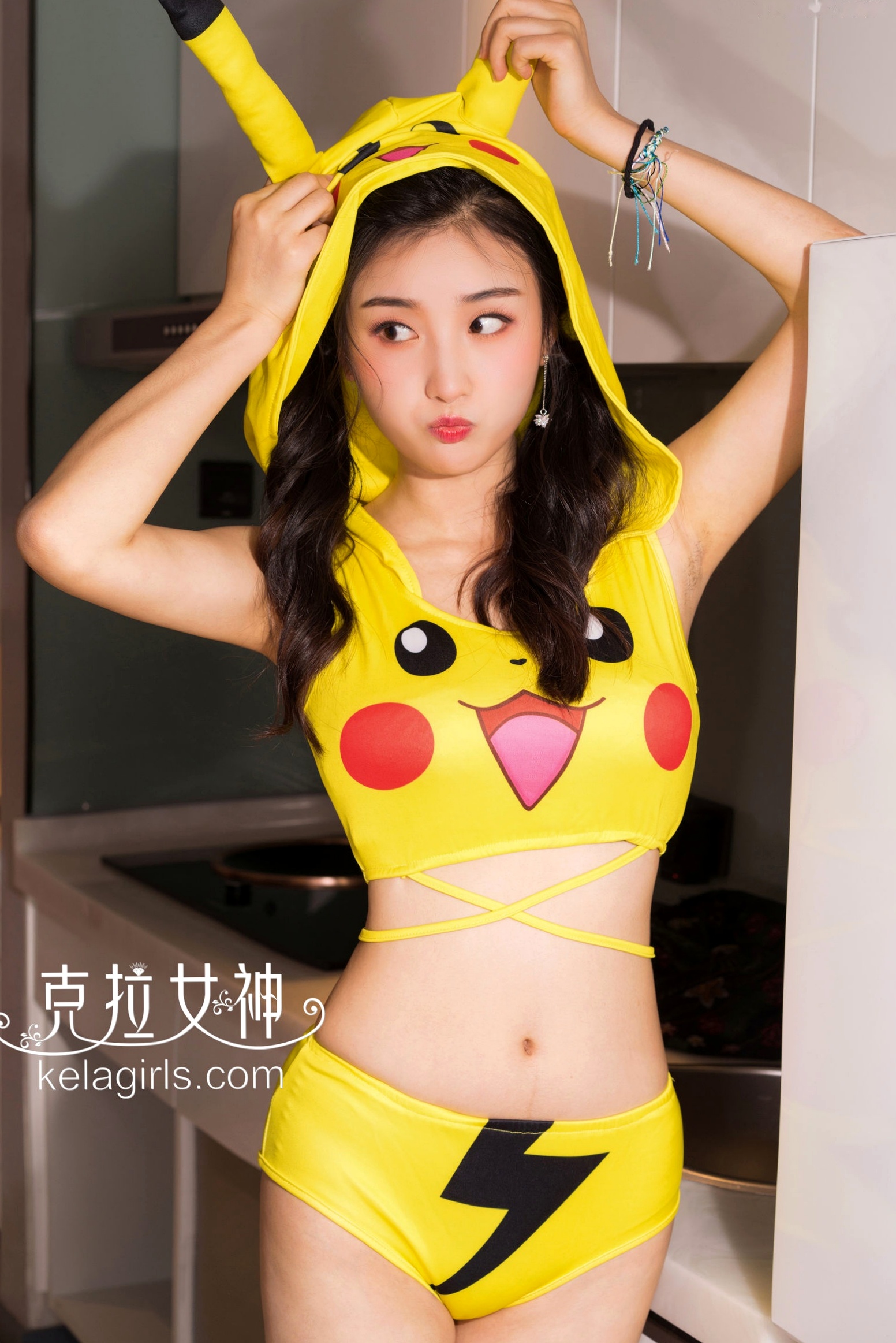 Gallery - 《KelaGirls克拉女神》馨馨《伦家萌萌哒》皮卡丘主题写真，灵动双马尾居家角色扮演，元气少女心动呈现克拉女神萌系角色扮演家居 女神私房照_秀色女神 - image 4