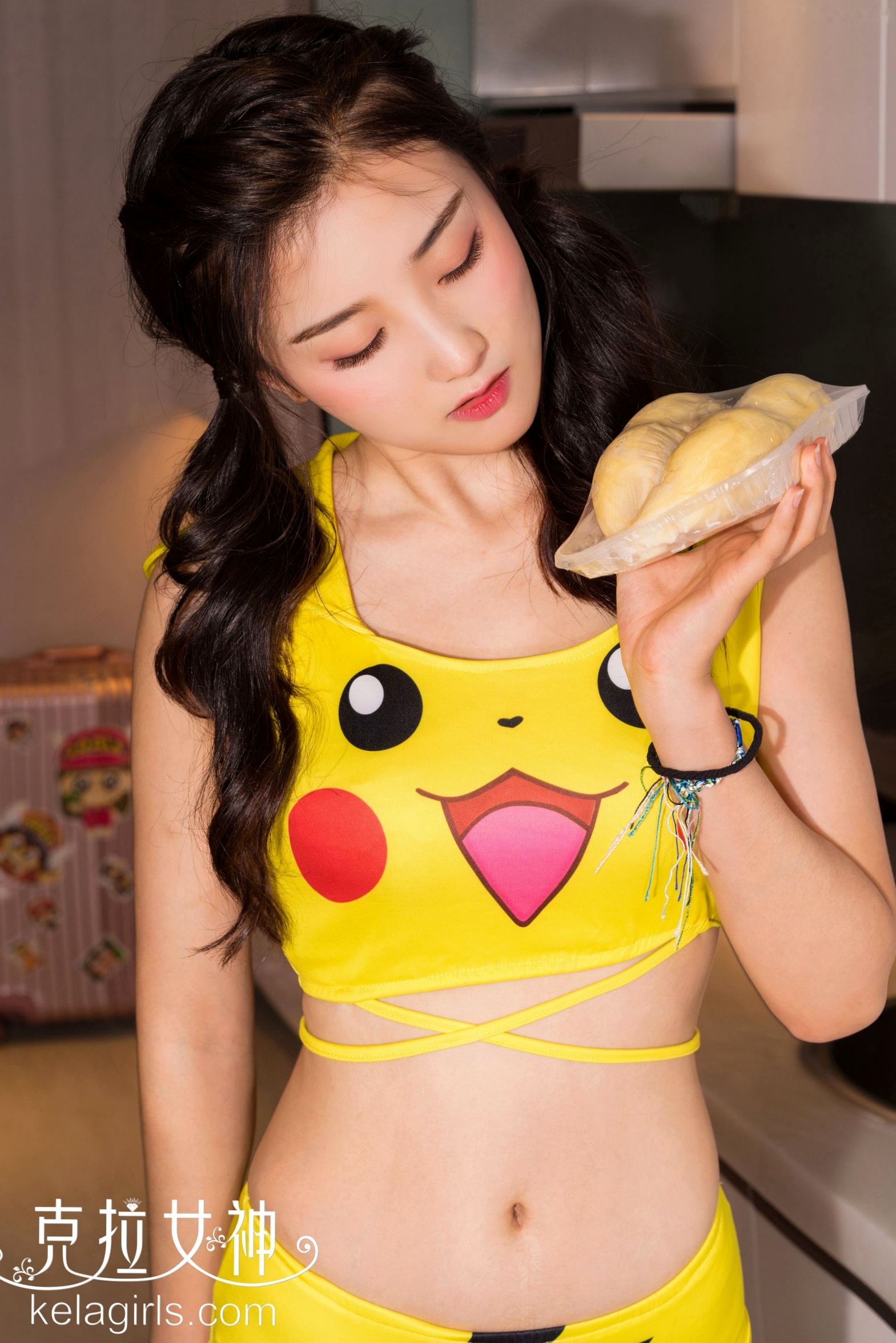 Gallery - 《KelaGirls克拉女神》馨馨《伦家萌萌哒》皮卡丘主题写真，灵动双马尾居家角色扮演，元气少女心动呈现克拉女神萌系角色扮演家居 女神私房照_秀色女神 - image 14
