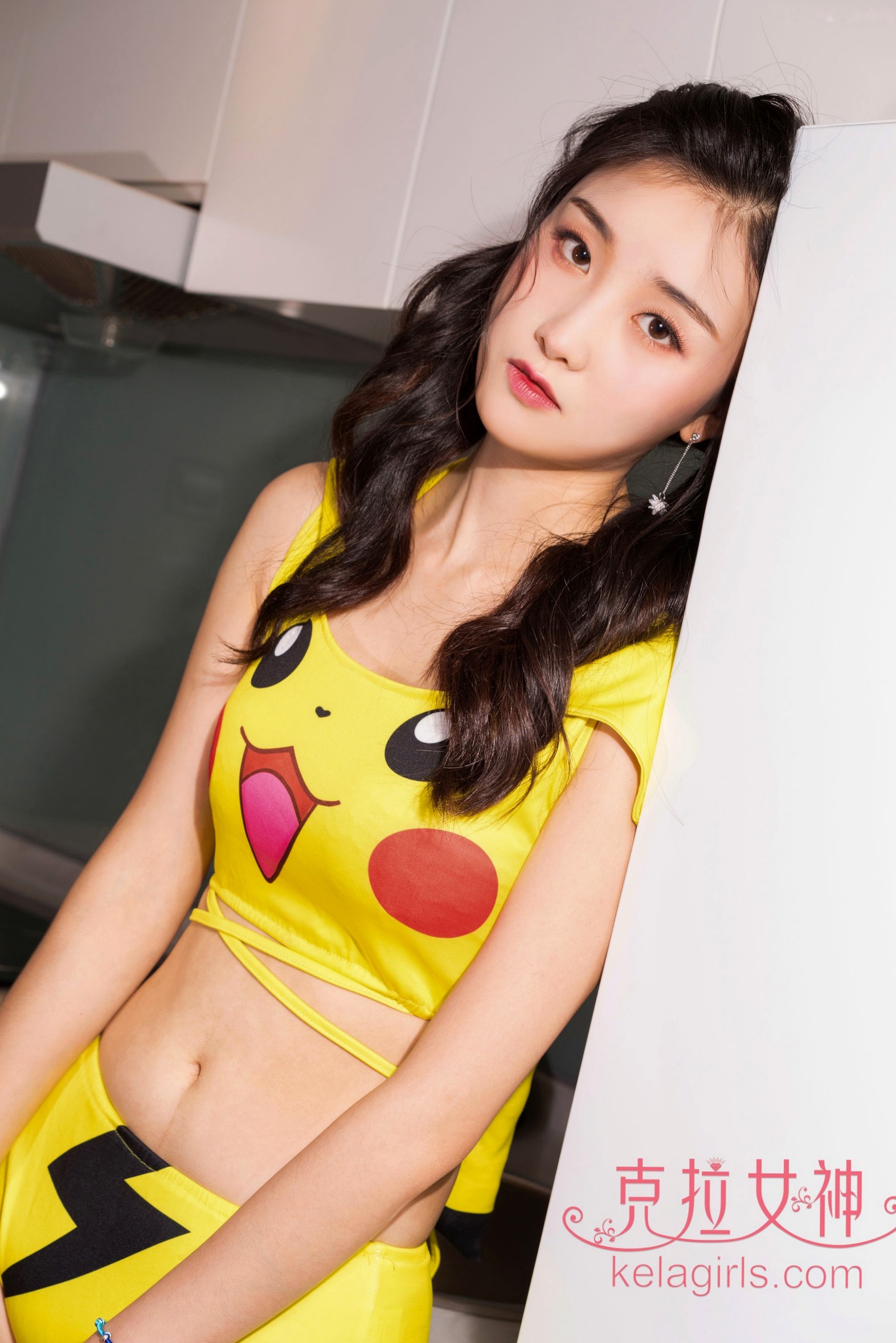 Gallery - 《KelaGirls克拉女神》馨馨《伦家萌萌哒》皮卡丘主题写真，灵动双马尾居家角色扮演，元气少女心动呈现克拉女神萌系角色扮演家居 女神私房照_秀色女神 - image 15