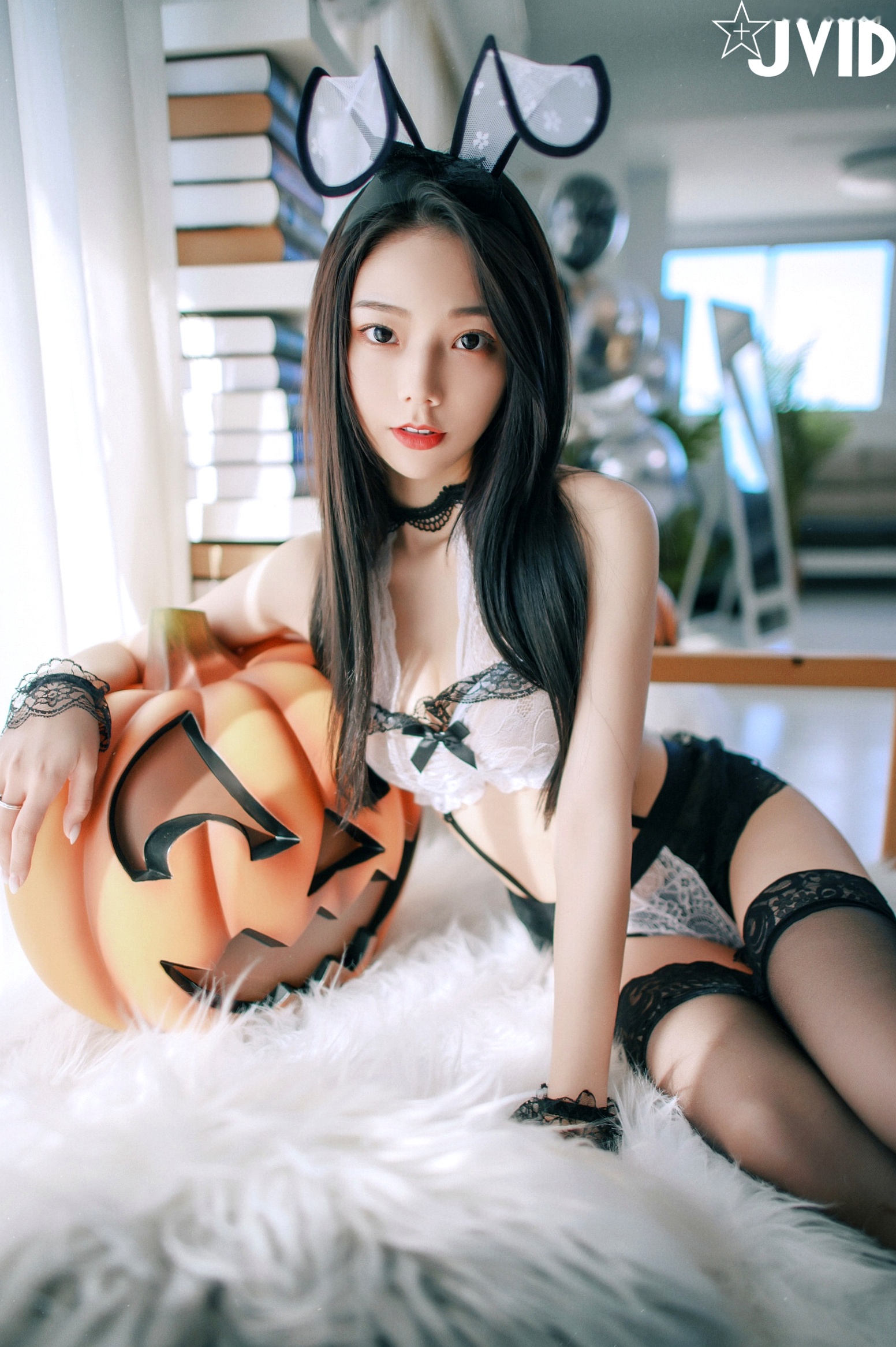 Gallery - JVID啾啾万圣节特辑：性感小恶魔cosplay制服诱惑，蕾丝内衣搭配黑色丝袜，打造魅力节日写真性感诱惑角色扮演内衣JVID 女神私房照_秀色女神 - image 36