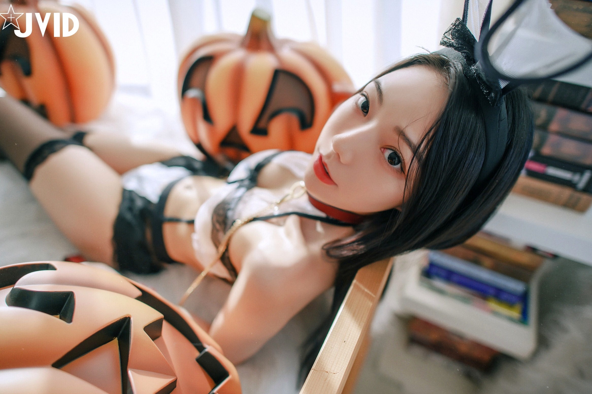 Gallery - JVID啾啾万圣节特辑：性感小恶魔cosplay制服诱惑，蕾丝内衣搭配黑色丝袜，打造魅力节日写真性感诱惑角色扮演内衣JVID 女神私房照_秀色女神 - image 58