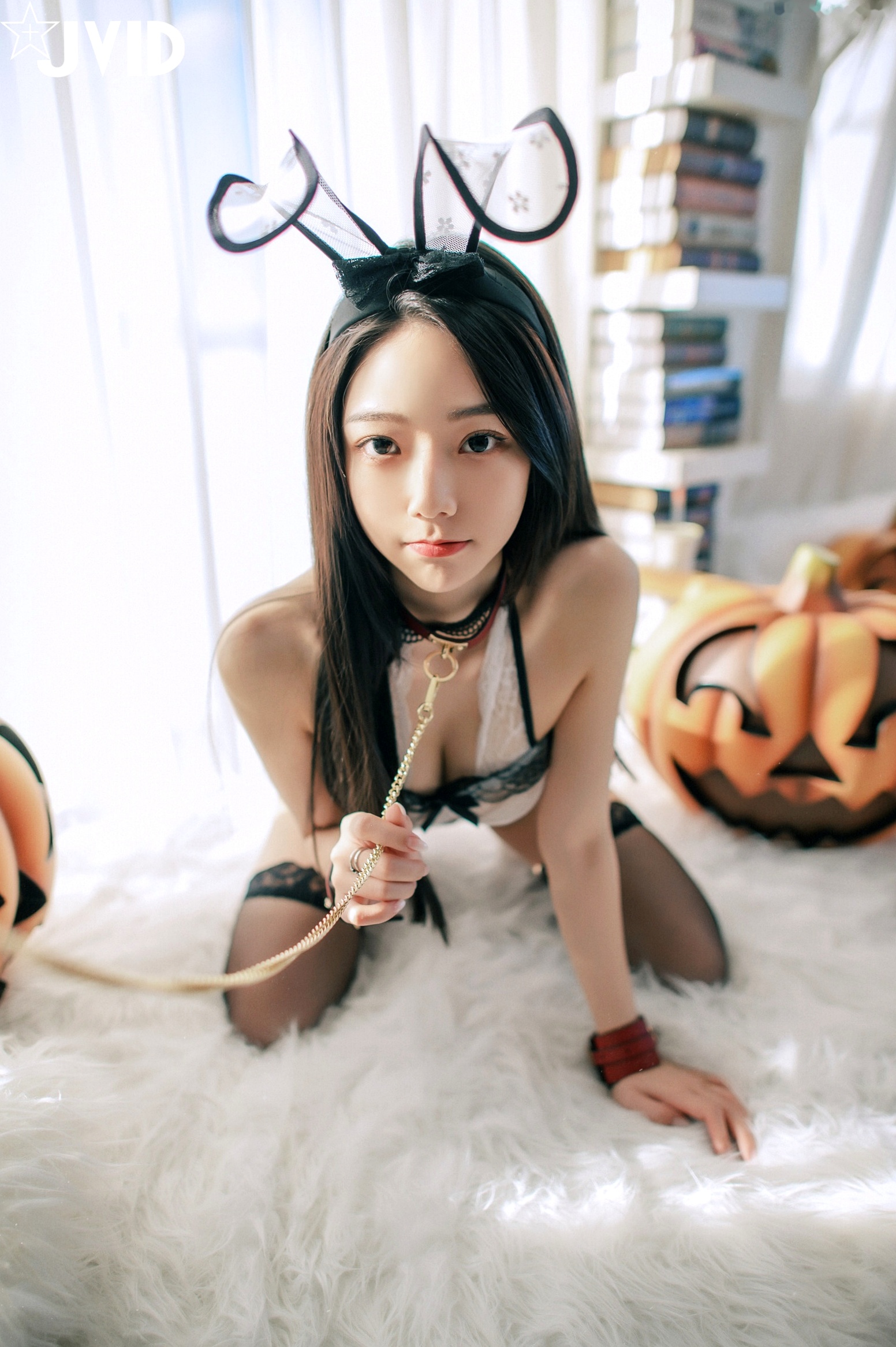 Gallery - JVID啾啾万圣节特辑：性感小恶魔cosplay制服诱惑，蕾丝内衣搭配黑色丝袜，打造魅力节日写真性感诱惑角色扮演内衣JVID 女神私房照_秀色女神 - image 74