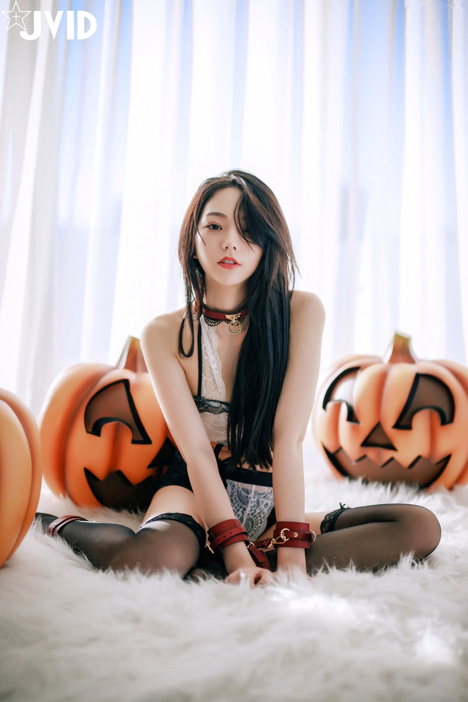 Gallery - JVID啾啾万圣节特辑：性感小恶魔cosplay制服诱惑，蕾丝内衣搭配黑色丝袜，打造魅力节日写真性感诱惑角色扮演内衣JVID 女神私房照_秀色女神 - image 91