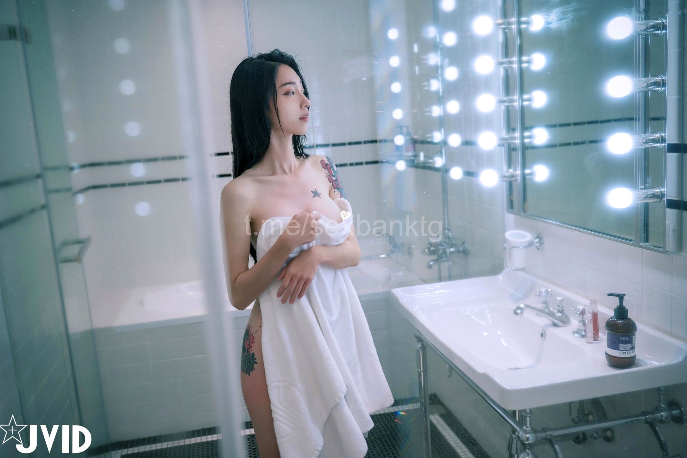 Gallery - JVID-飄飄-紅色性感連體衣與針織衫的誘惑-私房浴室寫真-No.543性感诱惑私房照JVID 女神私房照_秀色女神 - image 127