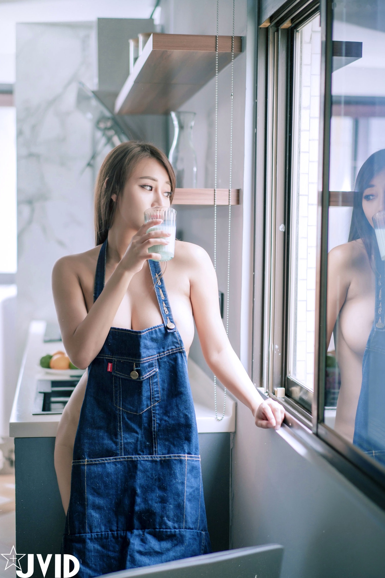 Gallery - JVID乐乐私房写真：纯白围裙下的逆天曼妙身材，极品视觉盛宴与清新诱惑风性感诱惑私房照JVID极品 女神私房照_秀色女神 - image 11