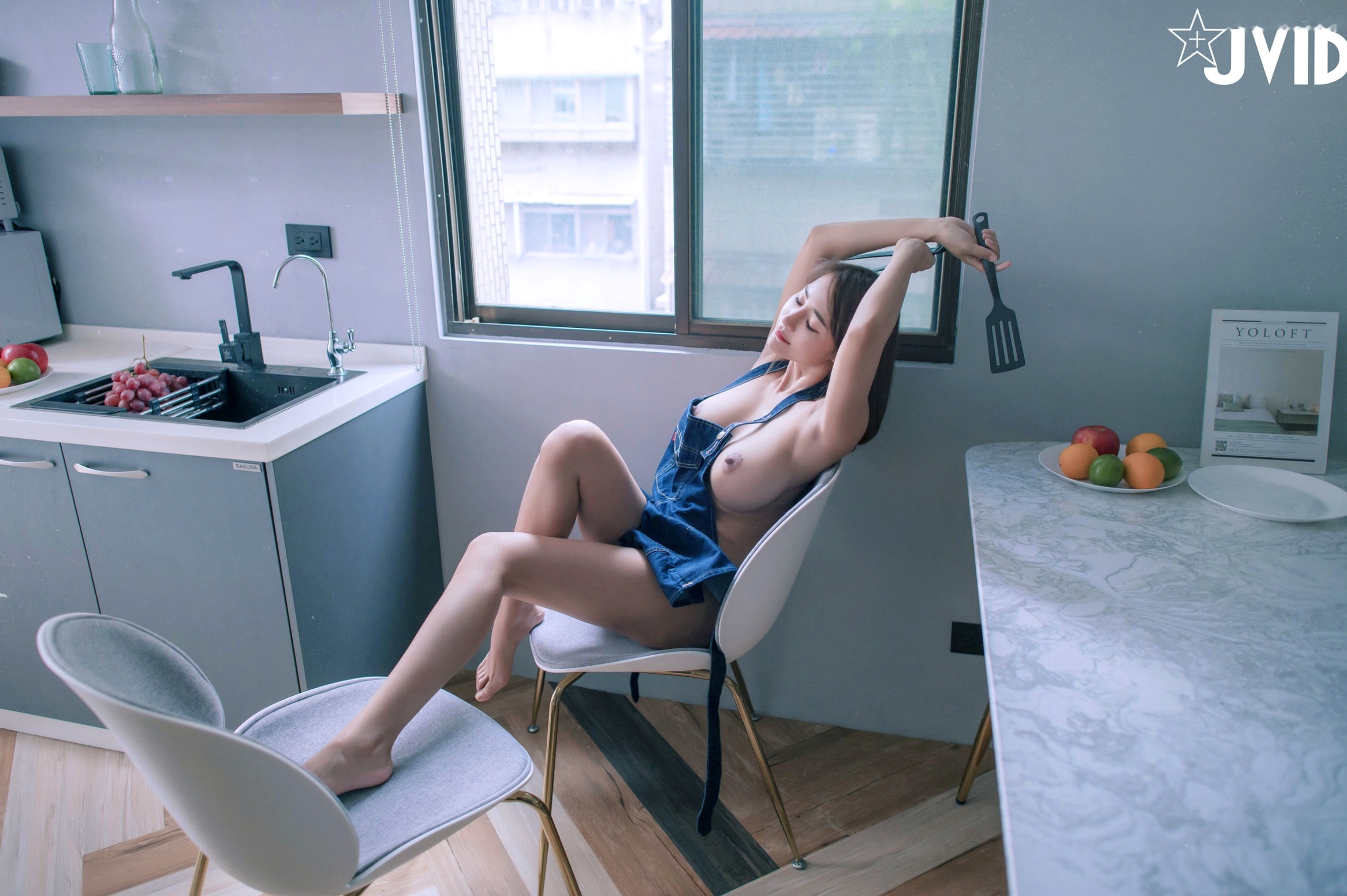 Gallery - JVID乐乐私房写真：纯白围裙下的逆天曼妙身材，极品视觉盛宴与清新诱惑风性感诱惑私房照JVID极品 女神私房照_秀色女神 - image 19