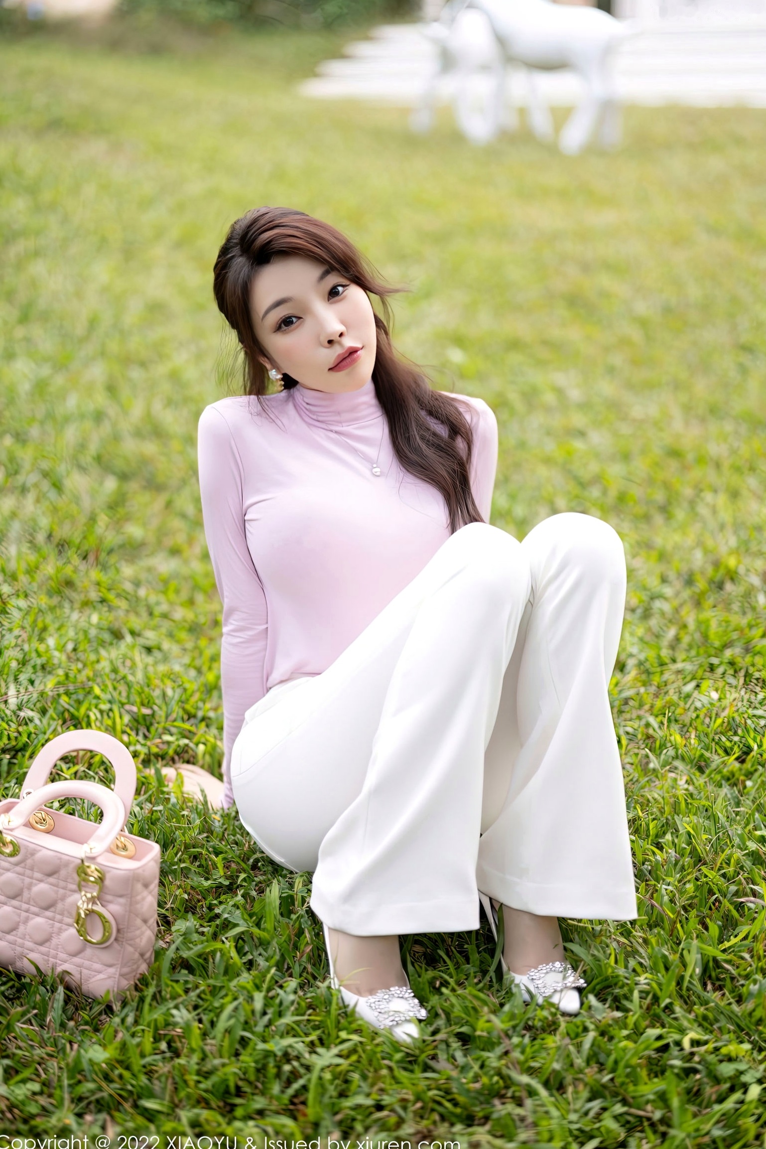 Gallery - XiaoYu语画界 - Painting World -914-徐莉芝，性感私房与户外优雅写真，浅紫色收身上衣与豹纹内衣，展现极品美臀与曼妙曲线，2022.11.29语画界 - Painting World 性感美臀诱惑极品私房照 女神私房照_秀色女神 - image 8