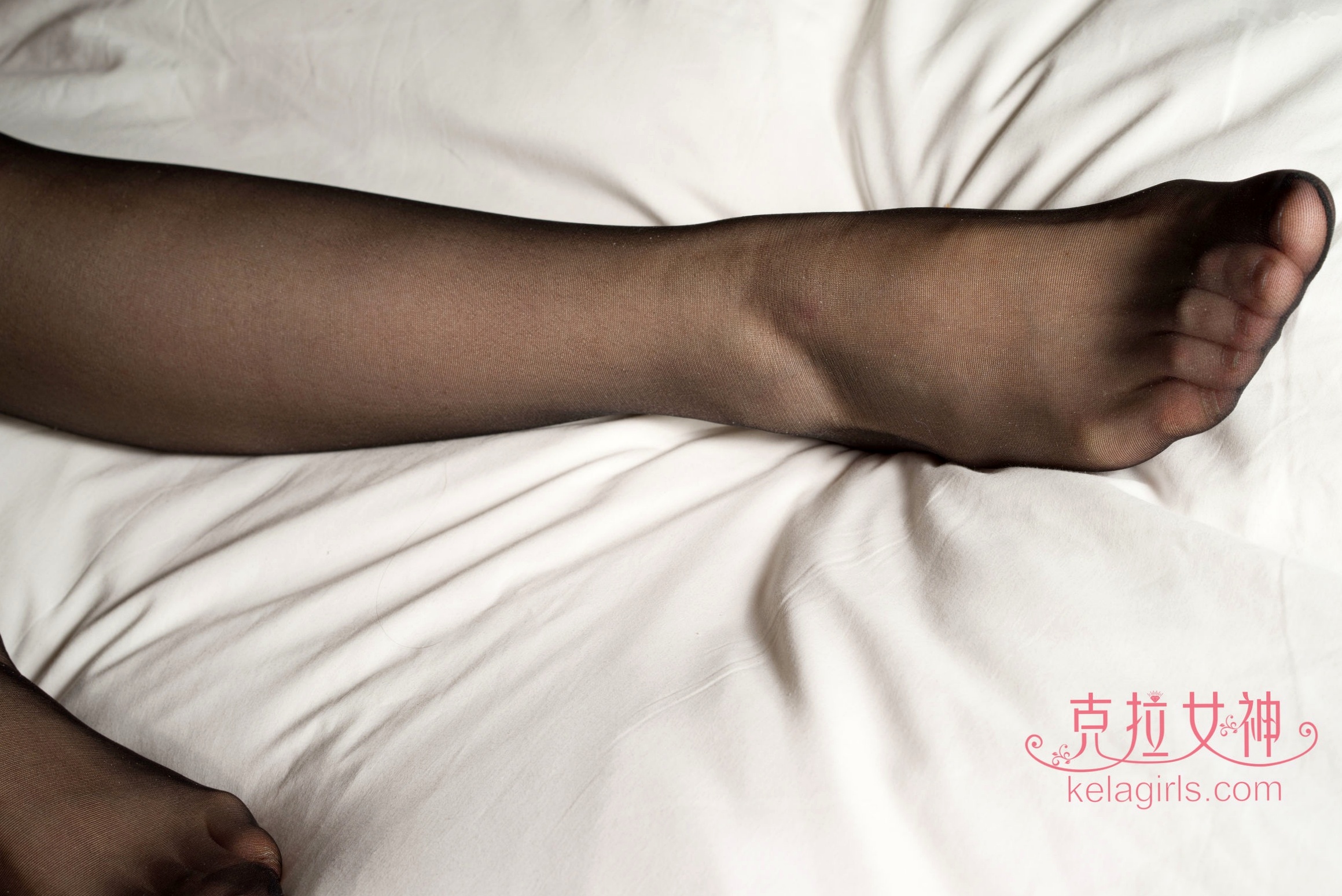Gallery - KelaGirls克拉女神-2018.07.06-忆之-《解と脱》：黑丝美腿私房，极致诱惑丝袜足控写真克拉女神黑丝私房照性感美腿 女神私房照_秀色女神 - image 18