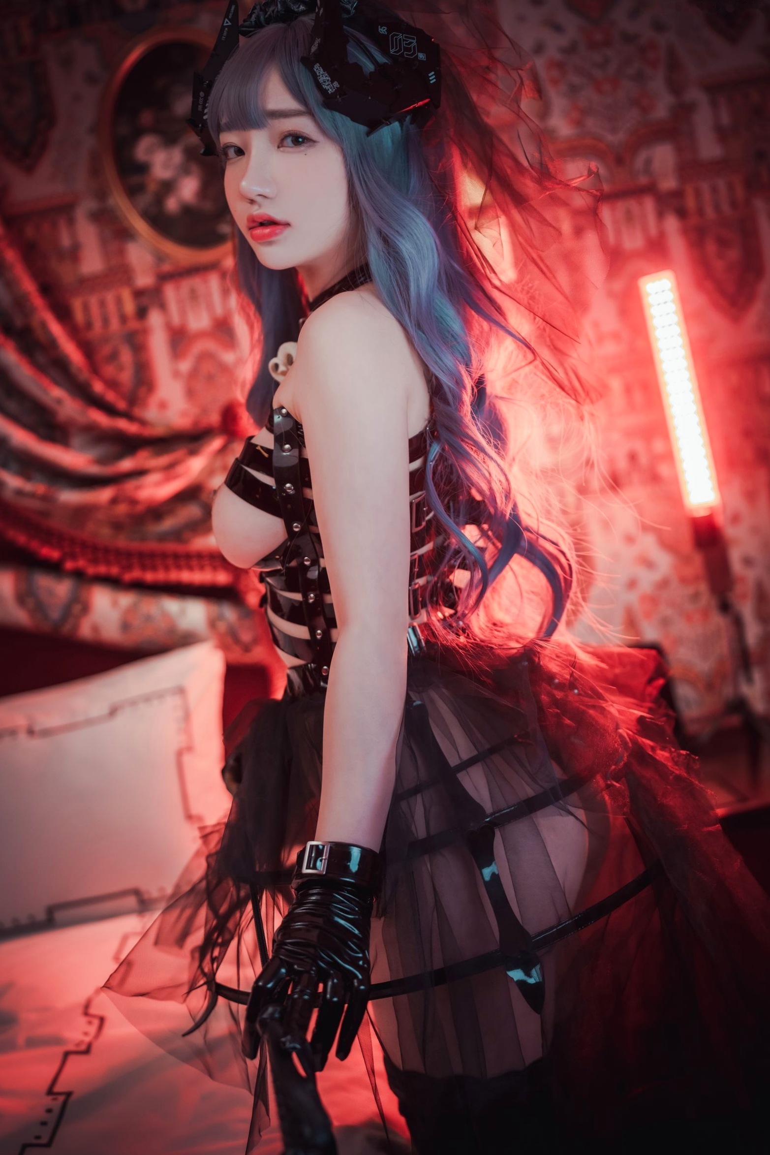 Gallery - 韩国美女孙乐乐Son-YeEun魅魔派对角色扮演写真，漆皮紧身装诱惑，红色沙发上的野性瞬间，无圣光大尺度私房，演绎极致性感氛围韩国性感角色扮演私房照大尺度 女神私房照_秀色女神 - image 33