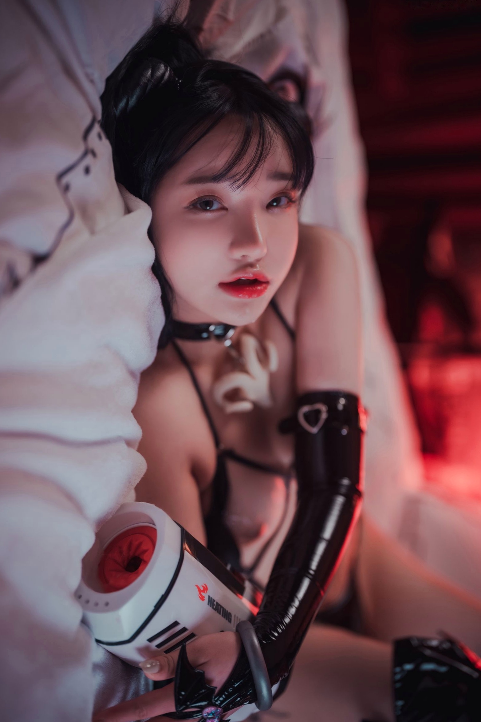 Gallery - 韩国美女孙乐乐Son-YeEun魅魔派对角色扮演写真，漆皮紧身装诱惑，红色沙发上的野性瞬间，无圣光大尺度私房，演绎极致性感氛围韩国性感角色扮演私房照大尺度 女神私房照_秀色女神 - image 85