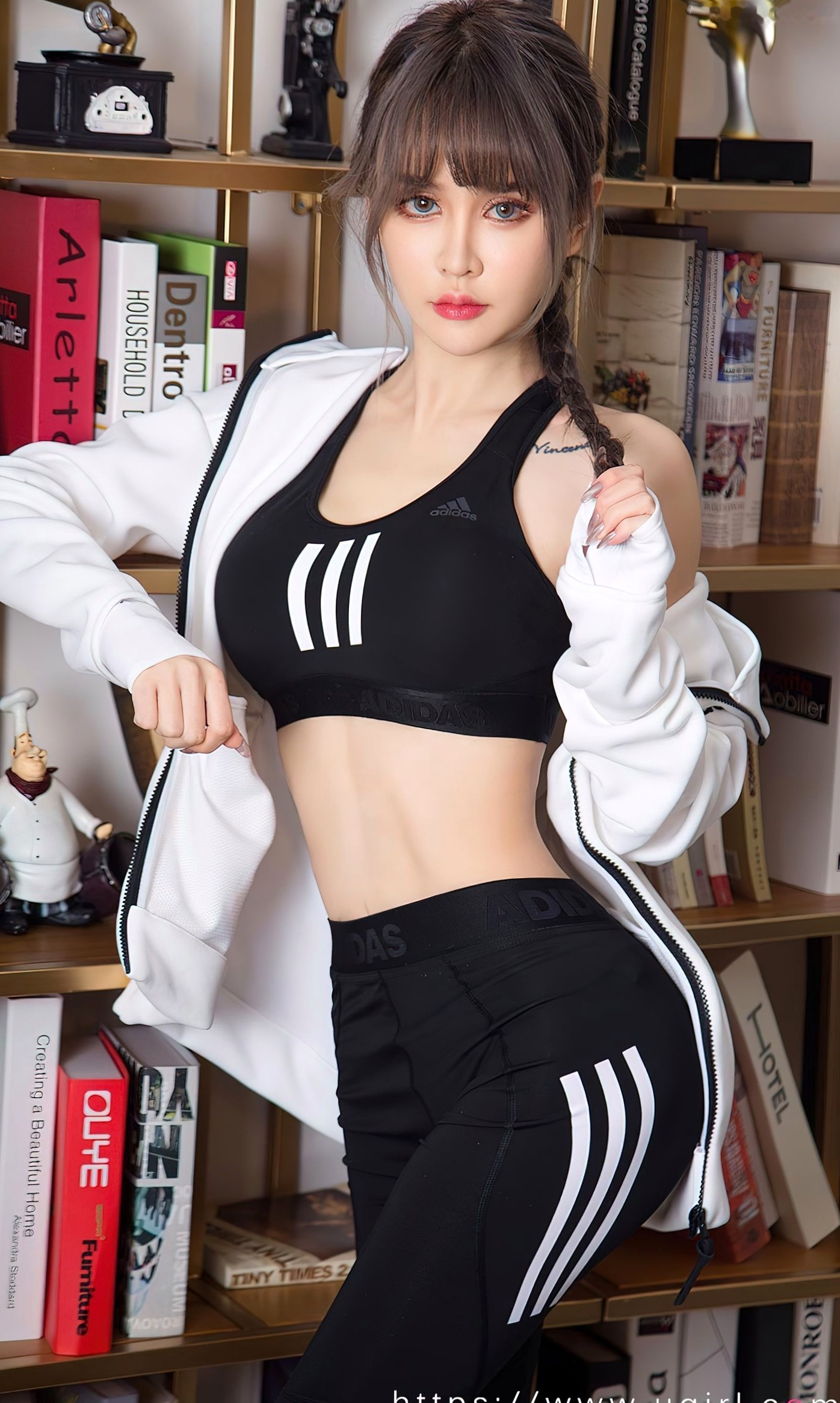 Gallery - UGirls尤果网 - Chiness Model 青树《刹那的绵长》写真，运动风私房大尺度，黑色运动套装下展露极致火辣身材与蜜桃翘臀爱尤物 - Love Beauty 尤果网 - Chiness Model 性感私房照大尺度诱惑 女神私房照_秀色女神 - image 3