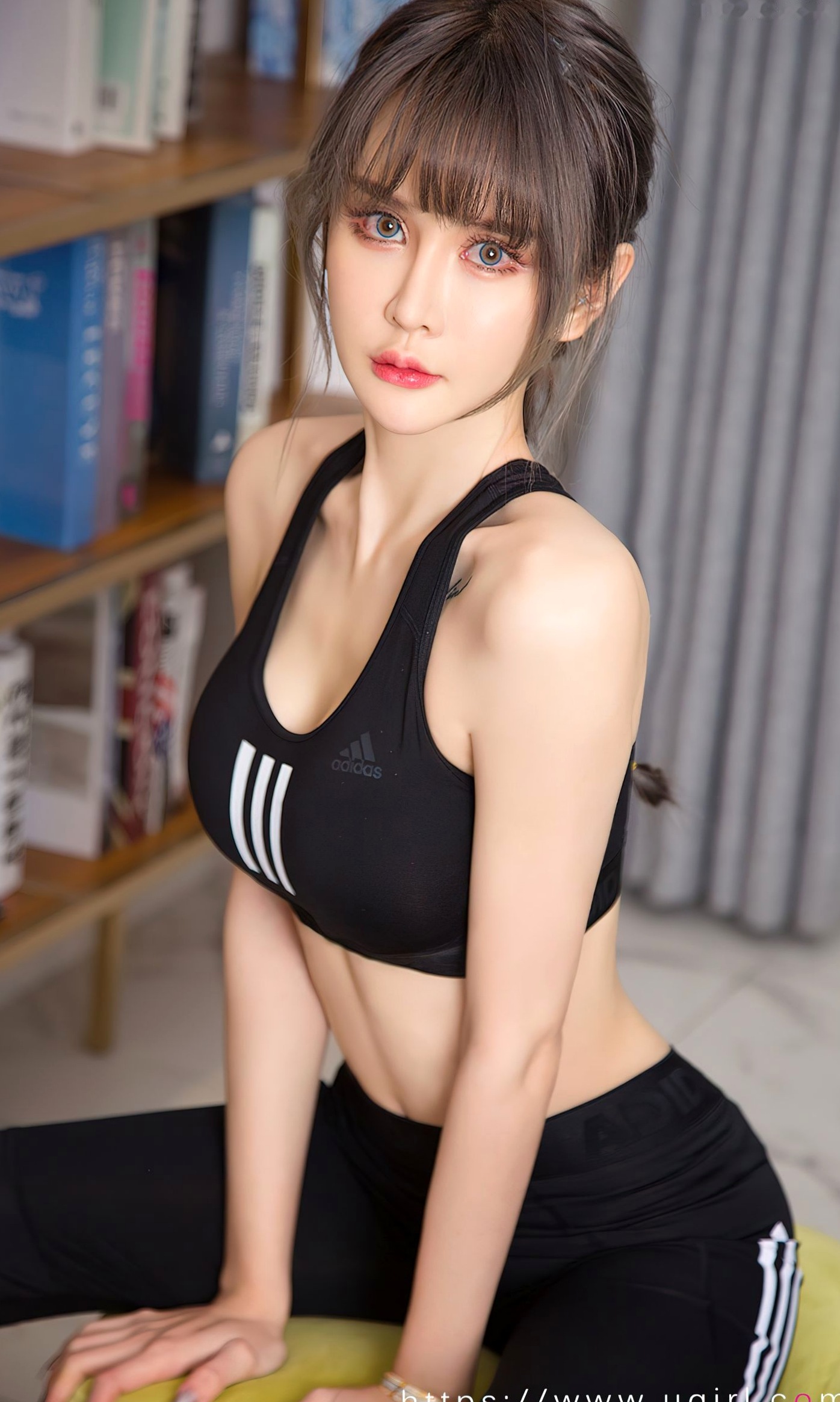 Gallery - UGirls尤果网 - Chiness Model 青树《刹那的绵长》写真，运动风私房大尺度，黑色运动套装下展露极致火辣身材与蜜桃翘臀爱尤物 - Love Beauty 尤果网 - Chiness Model 性感私房照大尺度诱惑 女神私房照_秀色女神 - image 17