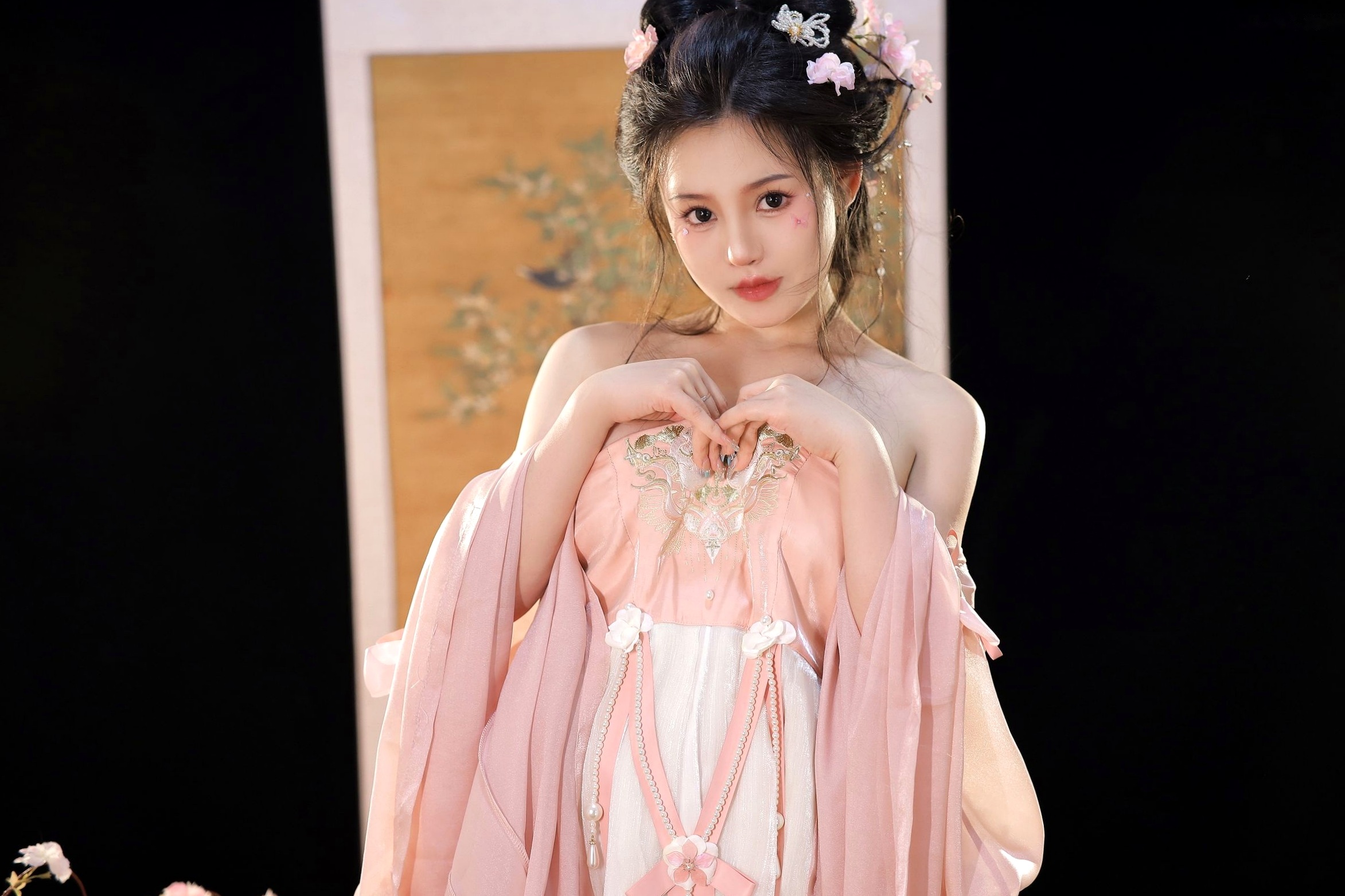 Gallery - 桃暖酱-汉服古风入梦-极致唯美私房写真-肤如凝脂诱惑大尺度私房照大尺度诱惑白嫩性感 女神私房照_秀色女神 - image 1