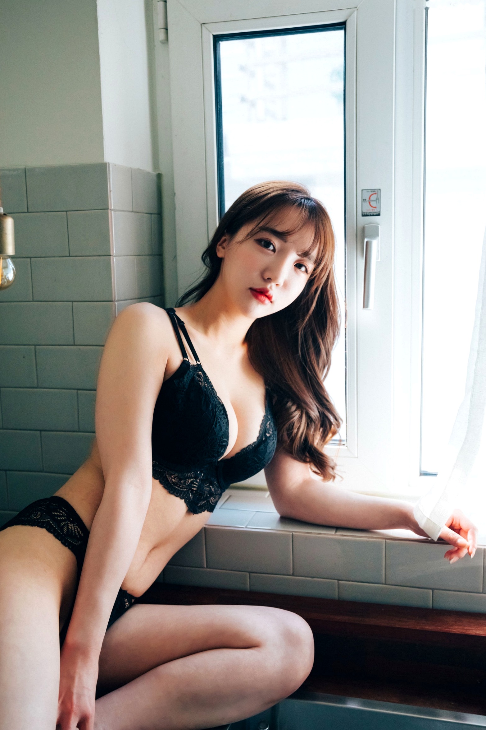 Gallery - 韩国美女孙乐乐Son YeEun私房写真，性感黑色内衣诱惑，浴室家居大尺度精选韩国性感内衣私房照女神 女神私房照_秀色女神 - image 20