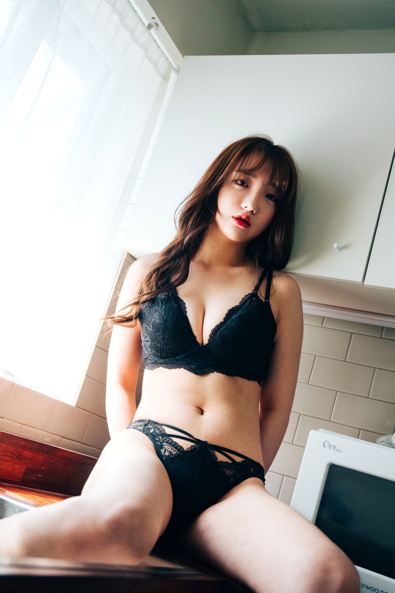 Gallery - 韩国美女孙乐乐Son YeEun私房写真，性感黑色内衣诱惑，浴室家居大尺度精选韩国性感内衣私房照女神 女神私房照_秀色女神 - image 23