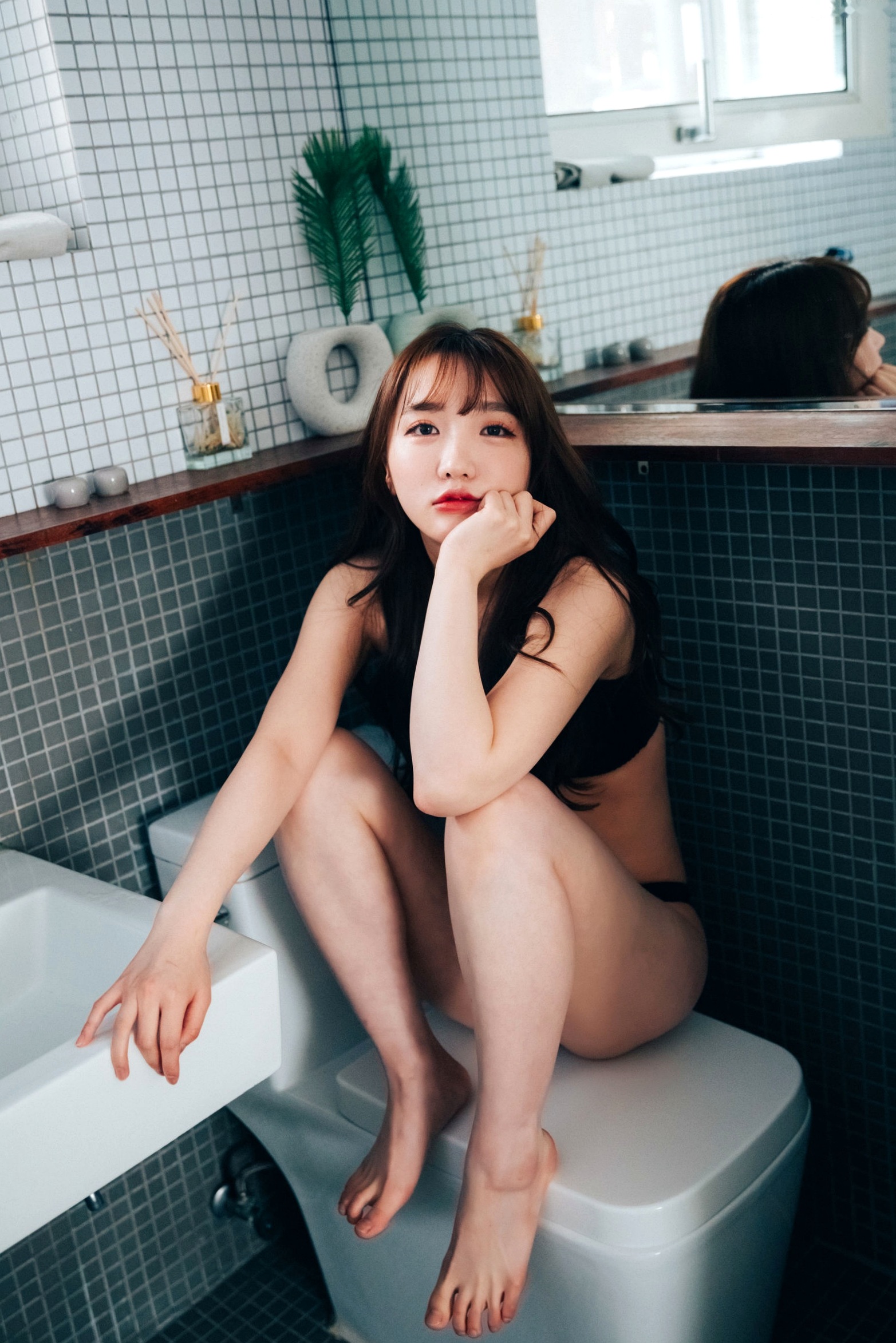 Gallery - 韩国美女孙乐乐Son YeEun私房写真，性感黑色内衣诱惑，浴室家居大尺度精选韩国性感内衣私房照女神 女神私房照_秀色女神 - image 31