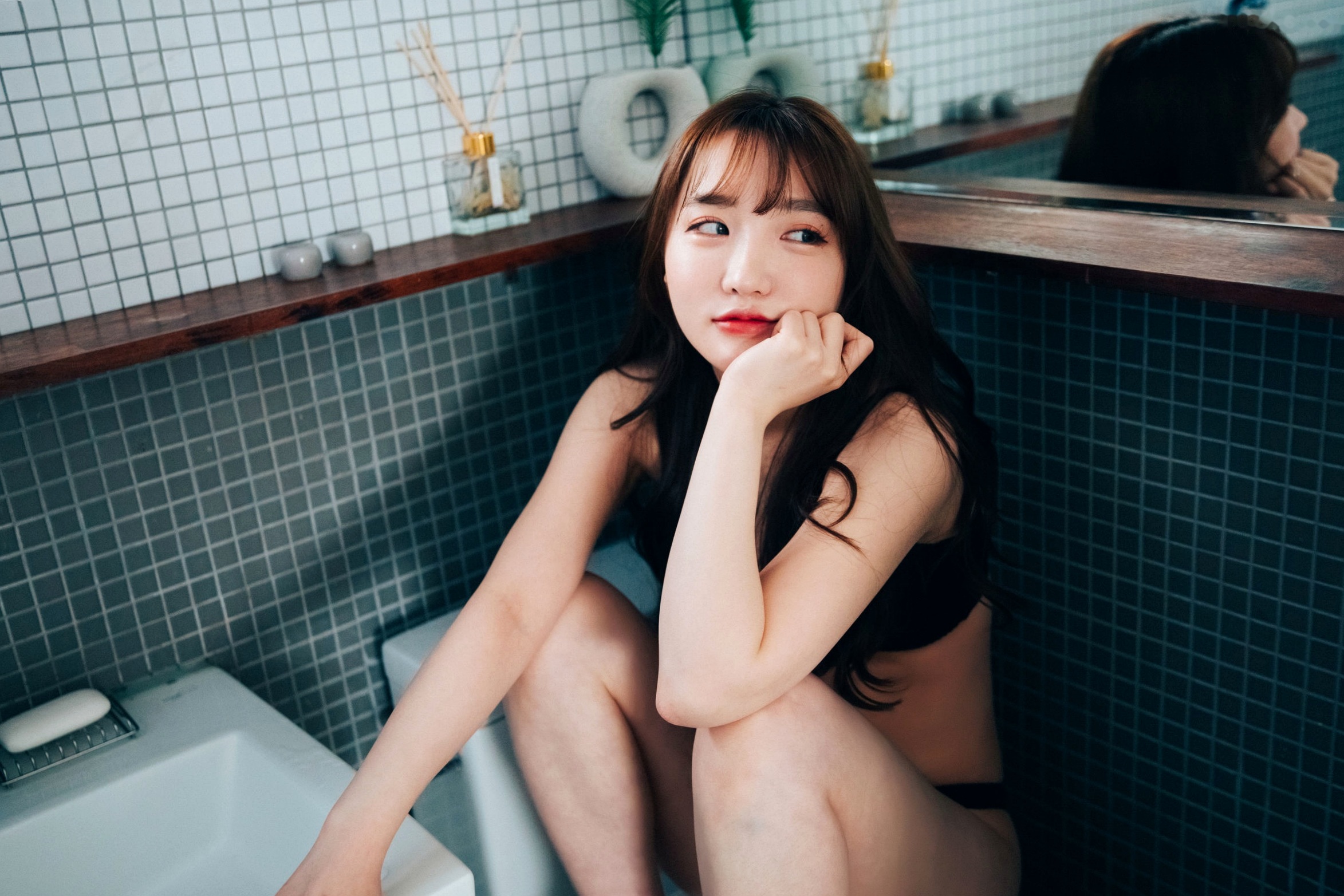 Gallery - 韩国美女孙乐乐Son YeEun私房写真，性感黑色内衣诱惑，浴室家居大尺度精选韩国性感内衣私房照女神 女神私房照_秀色女神 - image 33