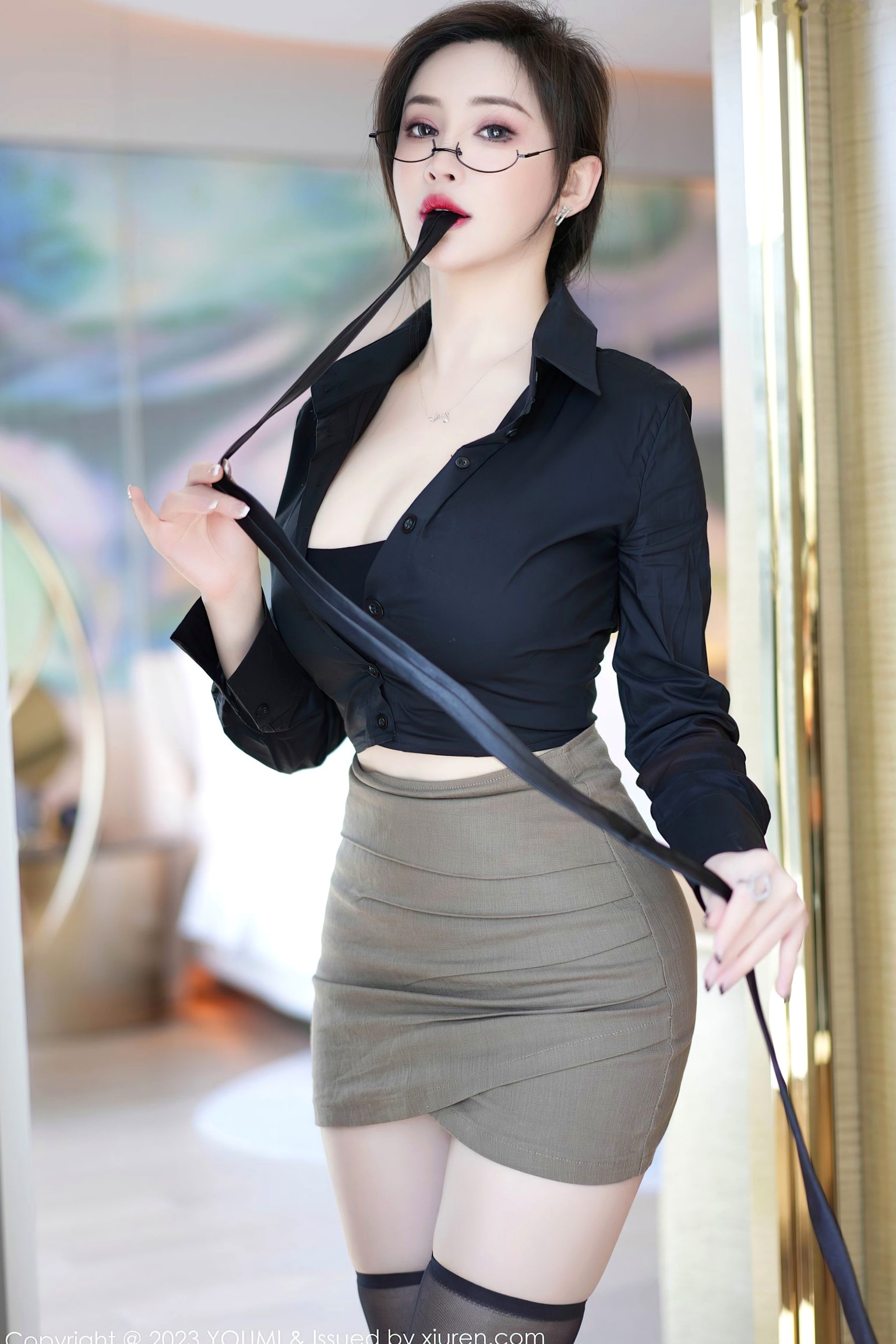 Gallery - YouMi尤蜜荟 - Chiness Model -968-Carol周妍希，黑色职业装诱惑，职场OL装扮，尽显优雅干练与曼妙身材，黑丝美腿与精致脸庞，展现轻熟女神魅力，无圣光大尺度私房写真尤蜜荟 - Chiness Model 性感黑丝制服丝袜诱惑美腿大尺度 女神私房照_秀色女神 - image 8